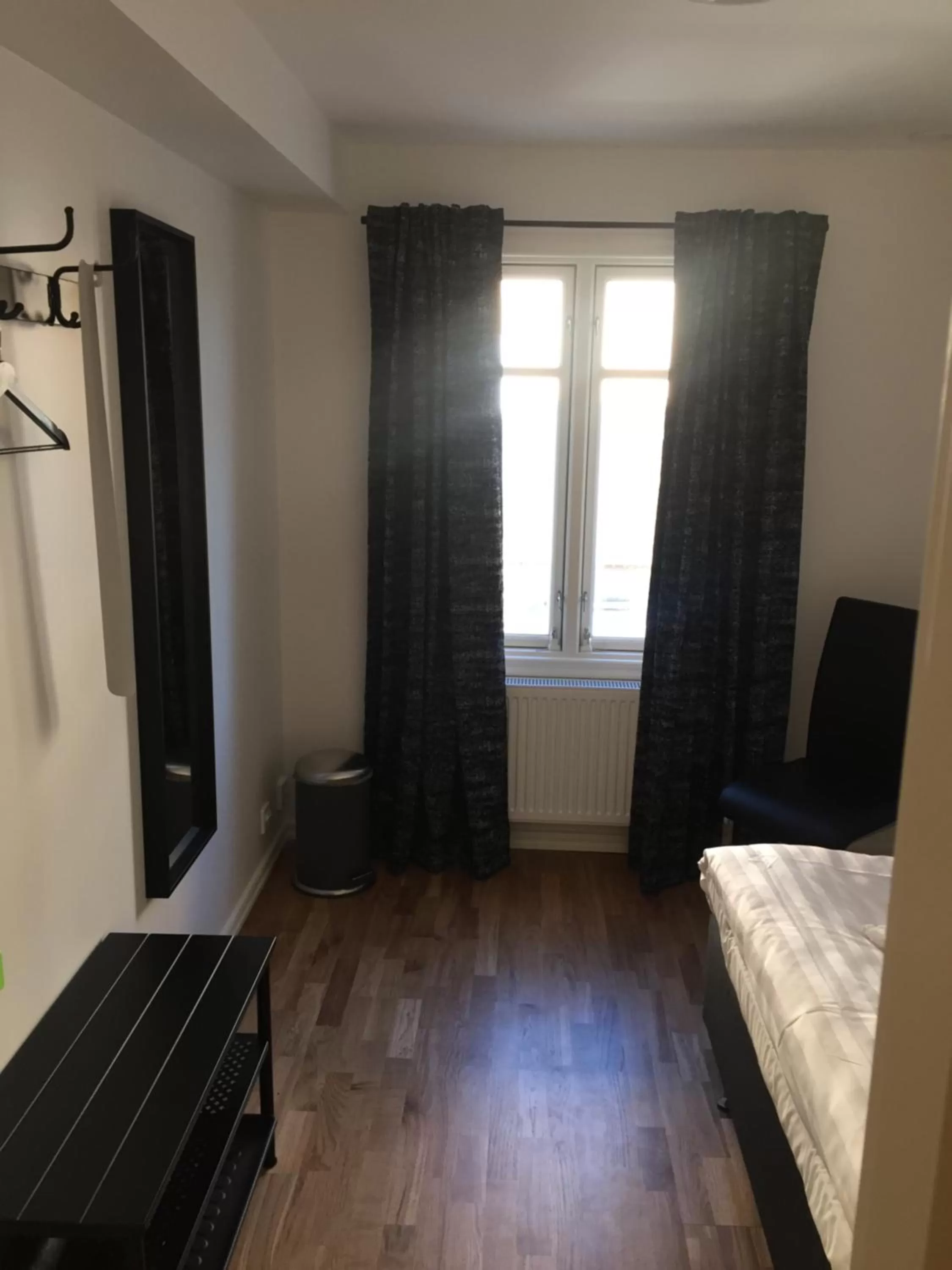 Photo of the whole room, TV/Entertainment Center in Melleruds Golfklubb Bed & Breakfast