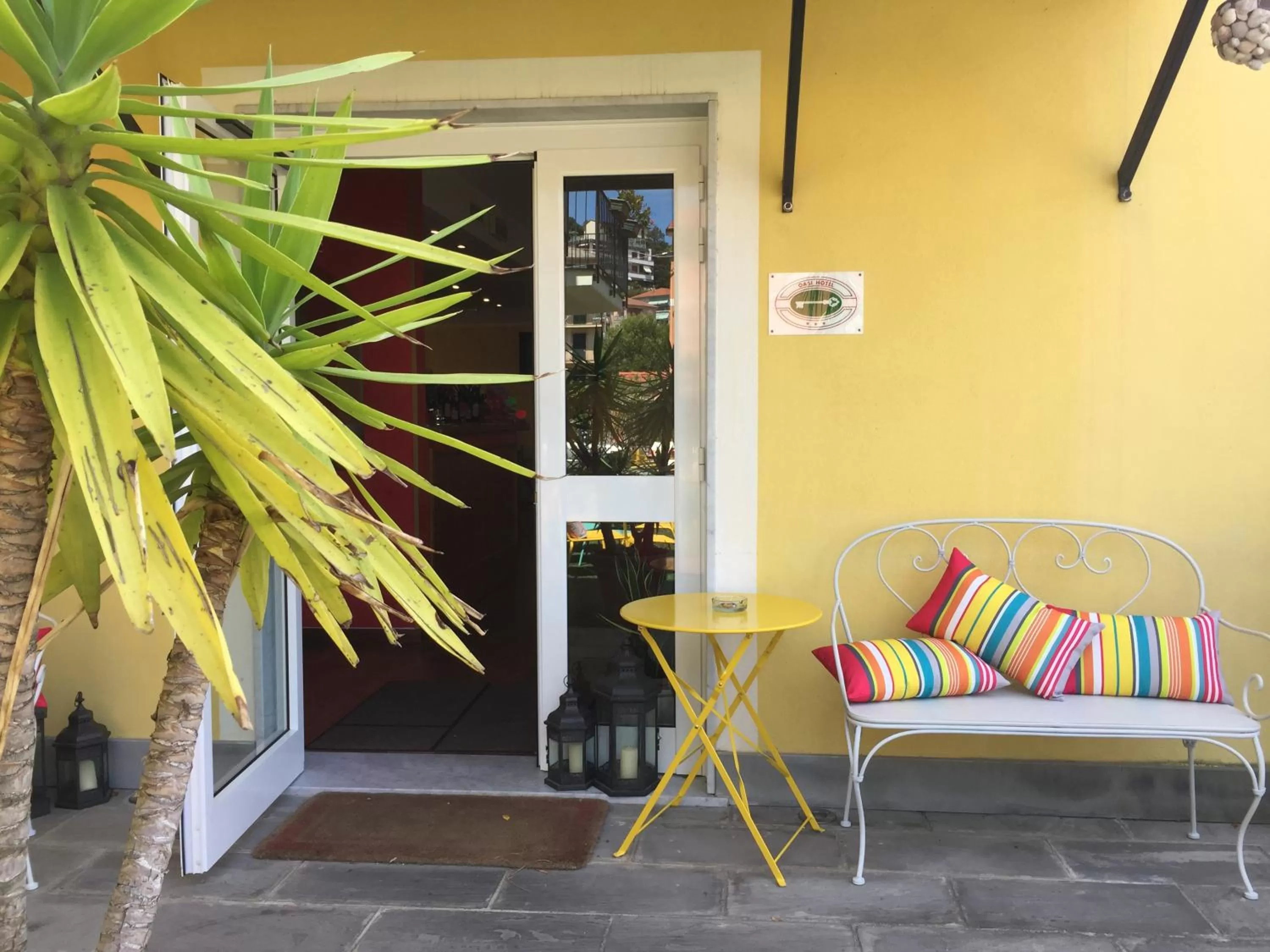 Facade/entrance in Oasi Hotel