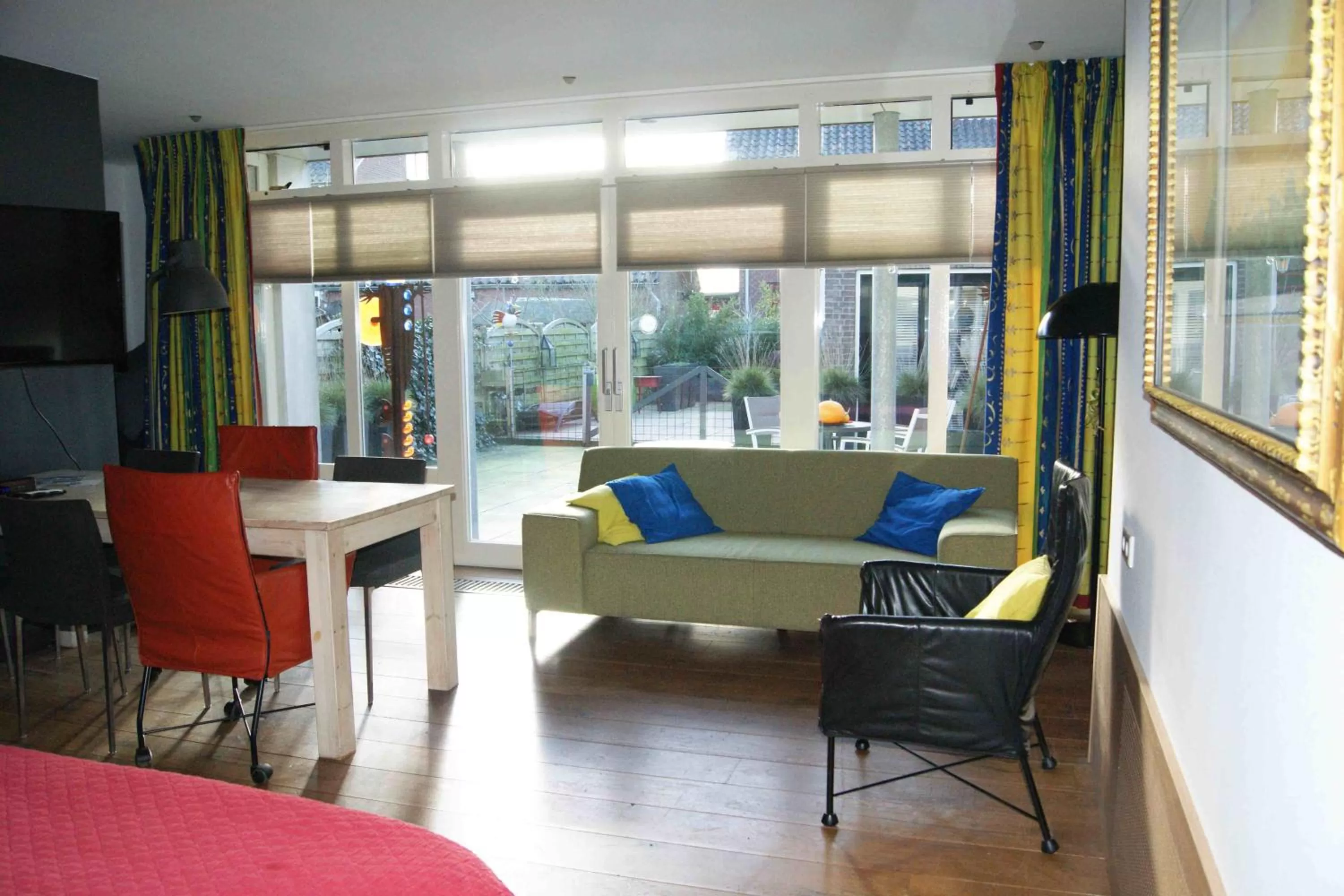 Large Family Room in Bed&Breakfast Maasland