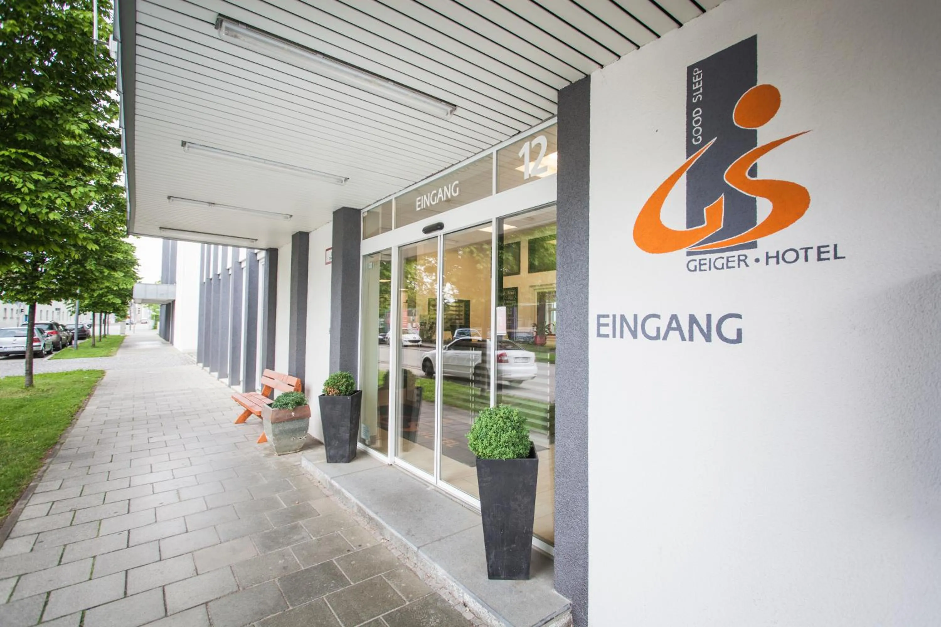 Facade/entrance in GS Hotel