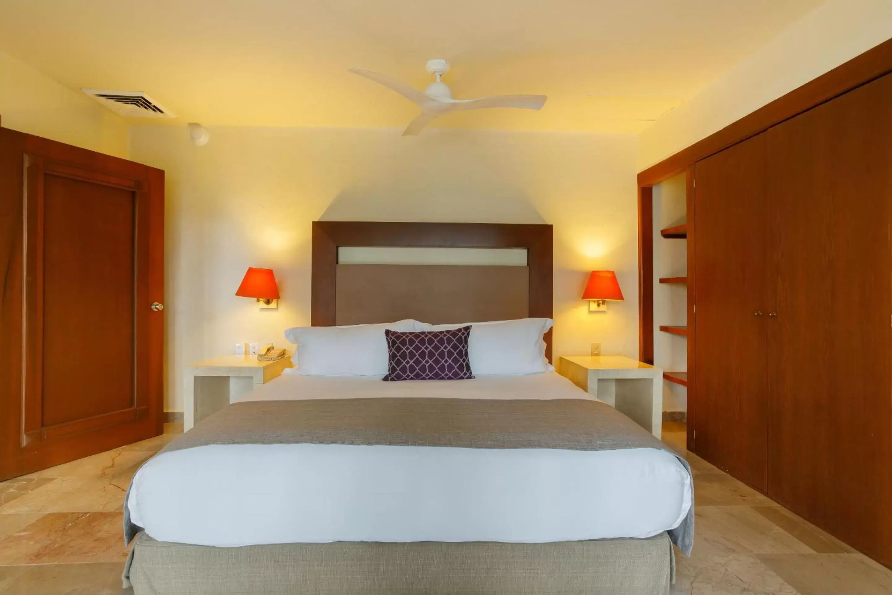 Junior Suite King in Camino Real Acapulco Diamante Junior Suite King in Camino Real Acapulco Diamante