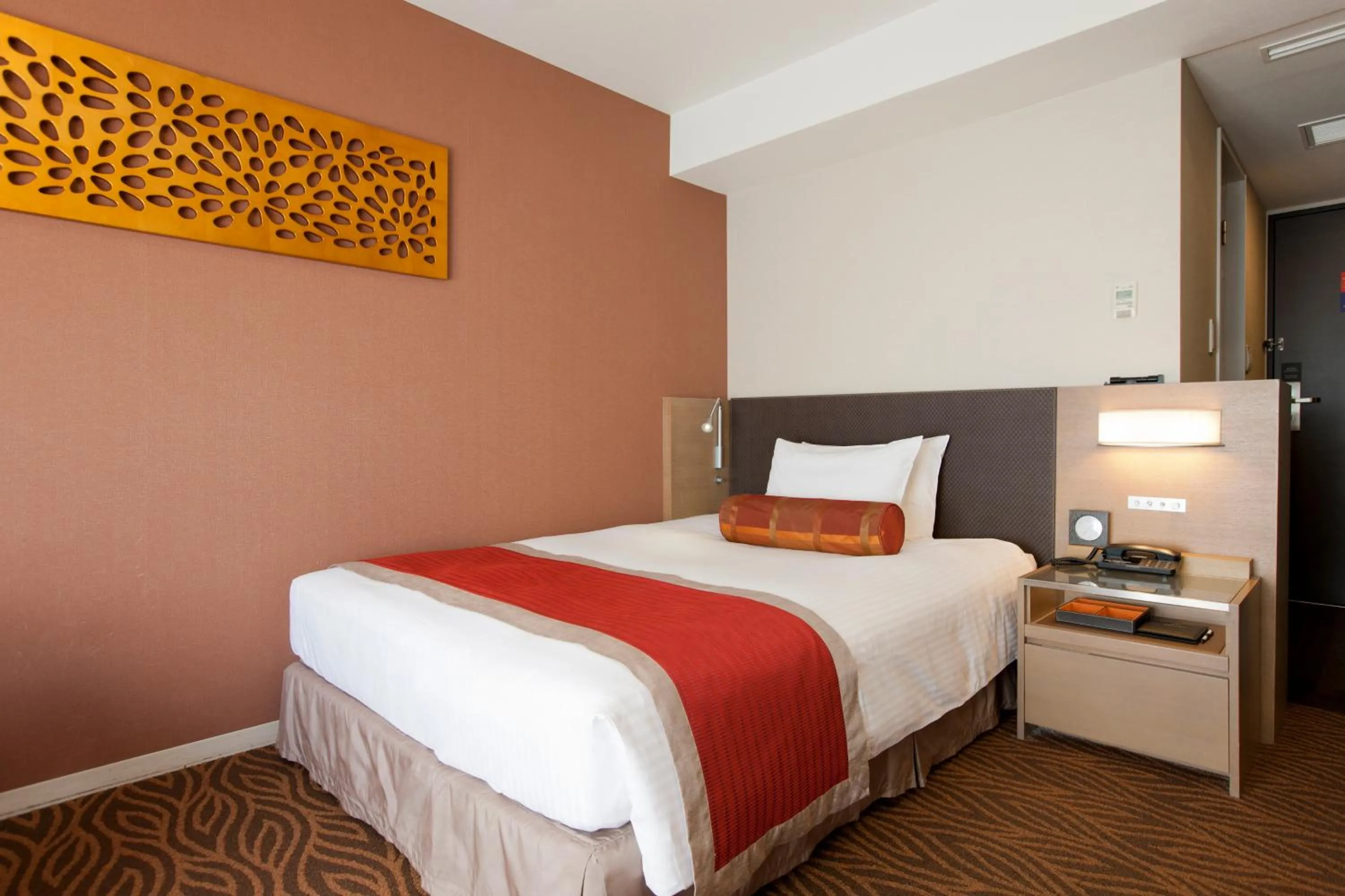 Bed in Hotel Sardonyx Tokyo