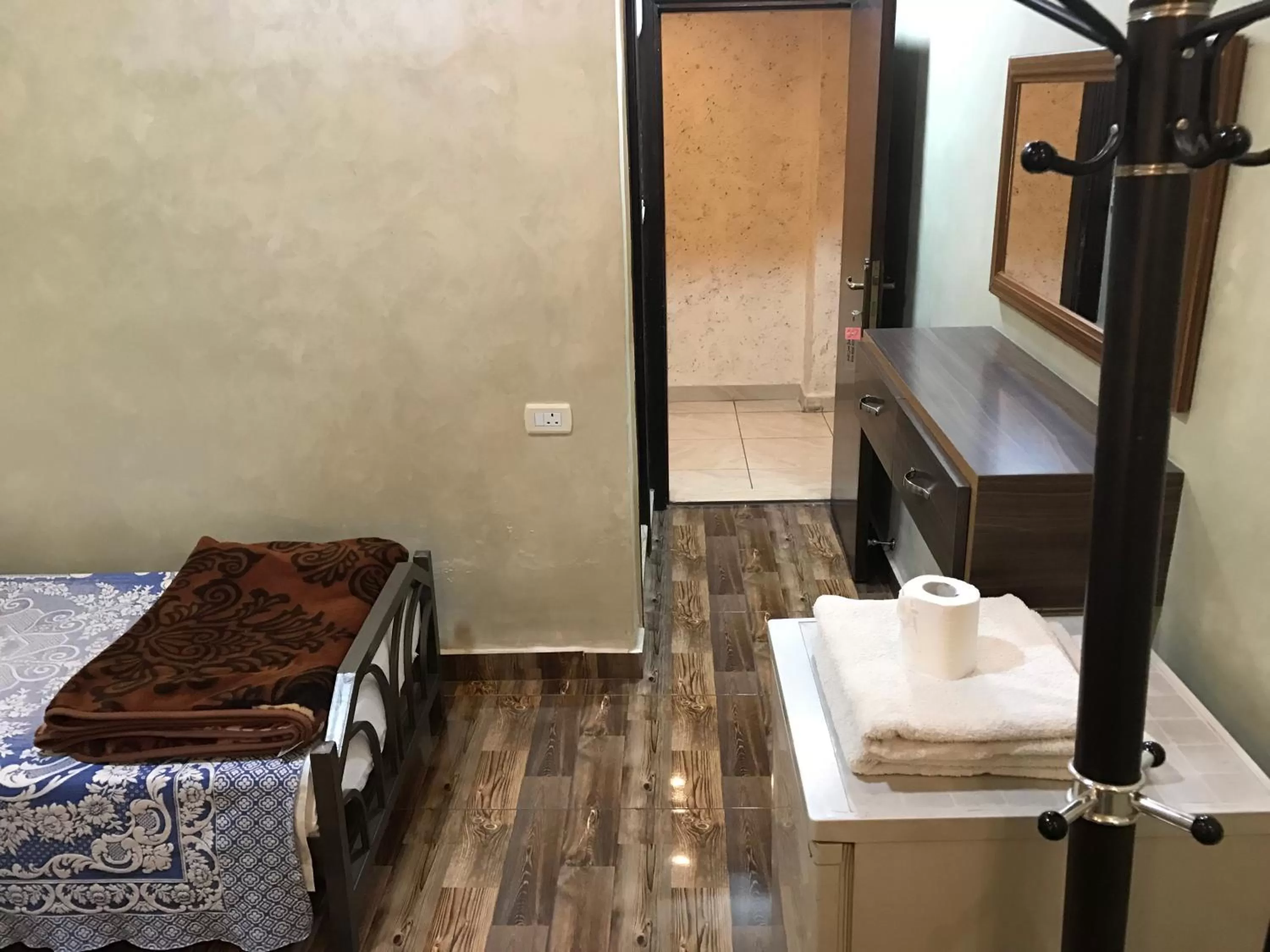 Sun Rise Hotel & Hostel & Tours