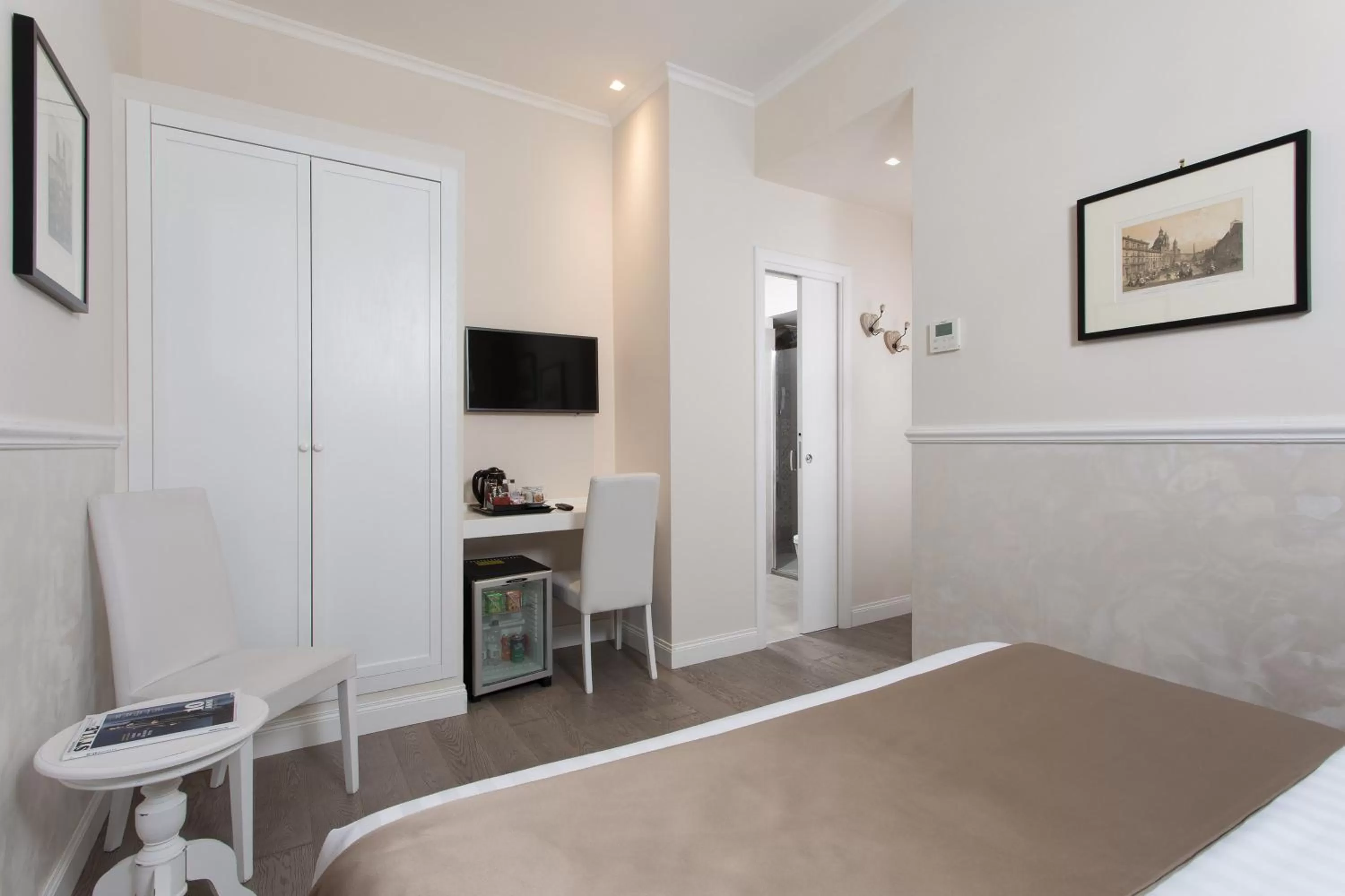 Bedroom, Bed in Relais de l'Opera