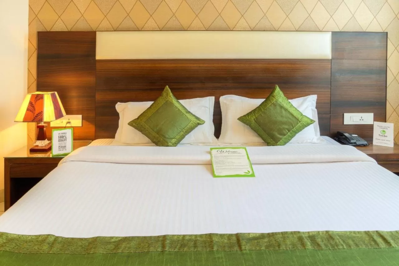 Bedroom, Bed in Hotel Dreamland Chandigarh