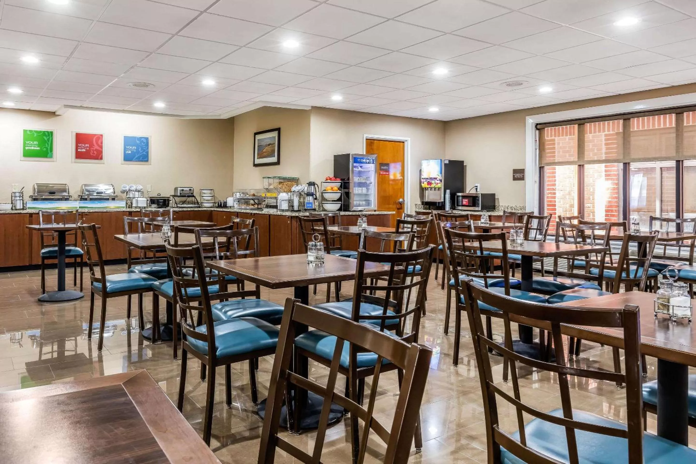 Restaurant/places to eat in Comfort Inn & Suites Airport-American Way