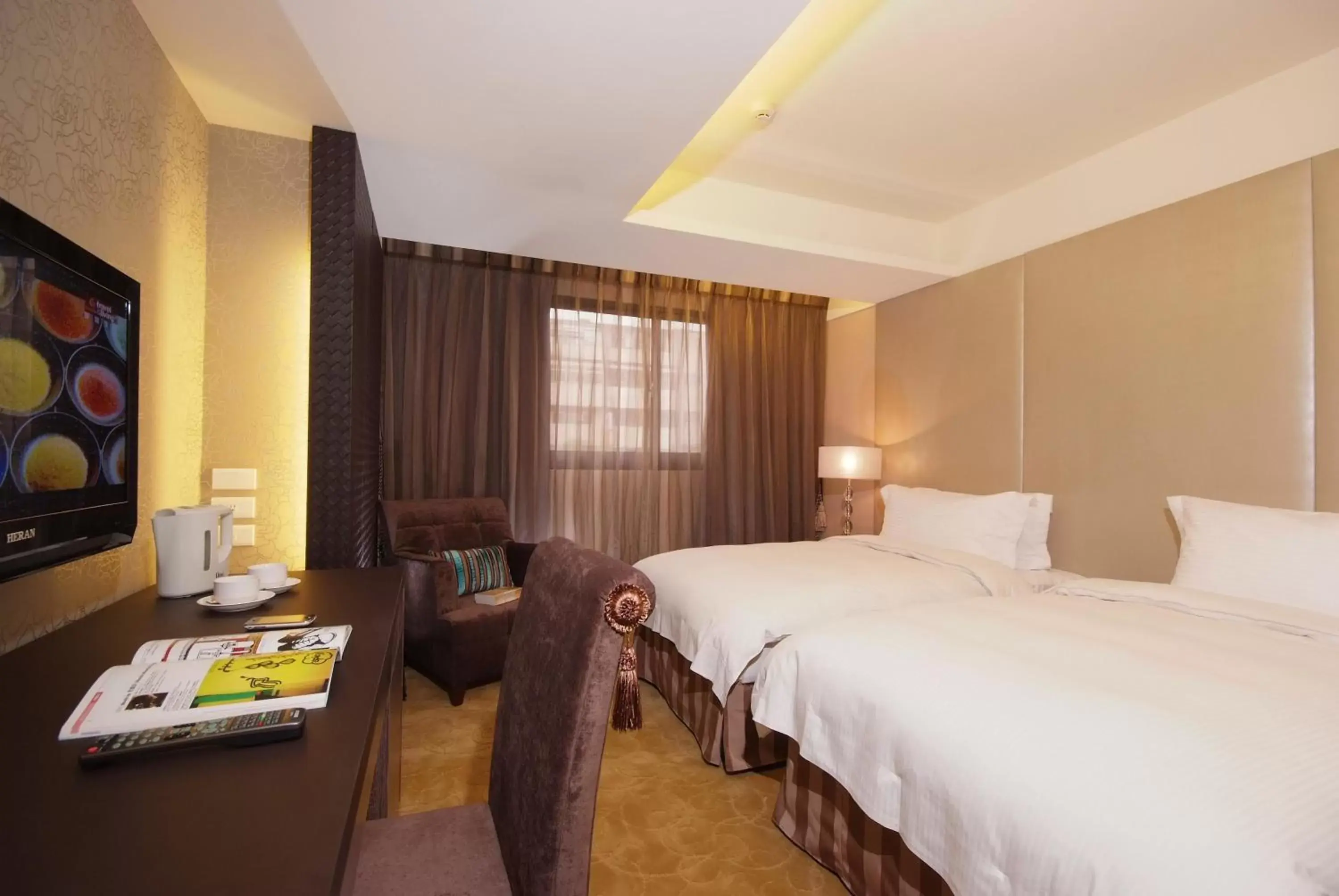 Standard Twin Room in The Metro Hotel - Taipei Branch Standard Twin Room in The Metro Hotel - Taipei Branch