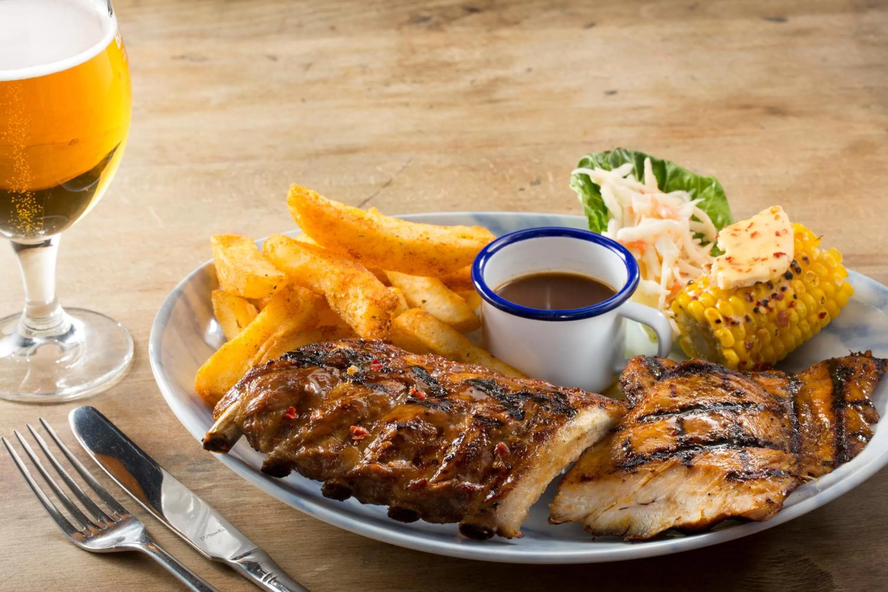 Food and drinks in The Ship & Trades