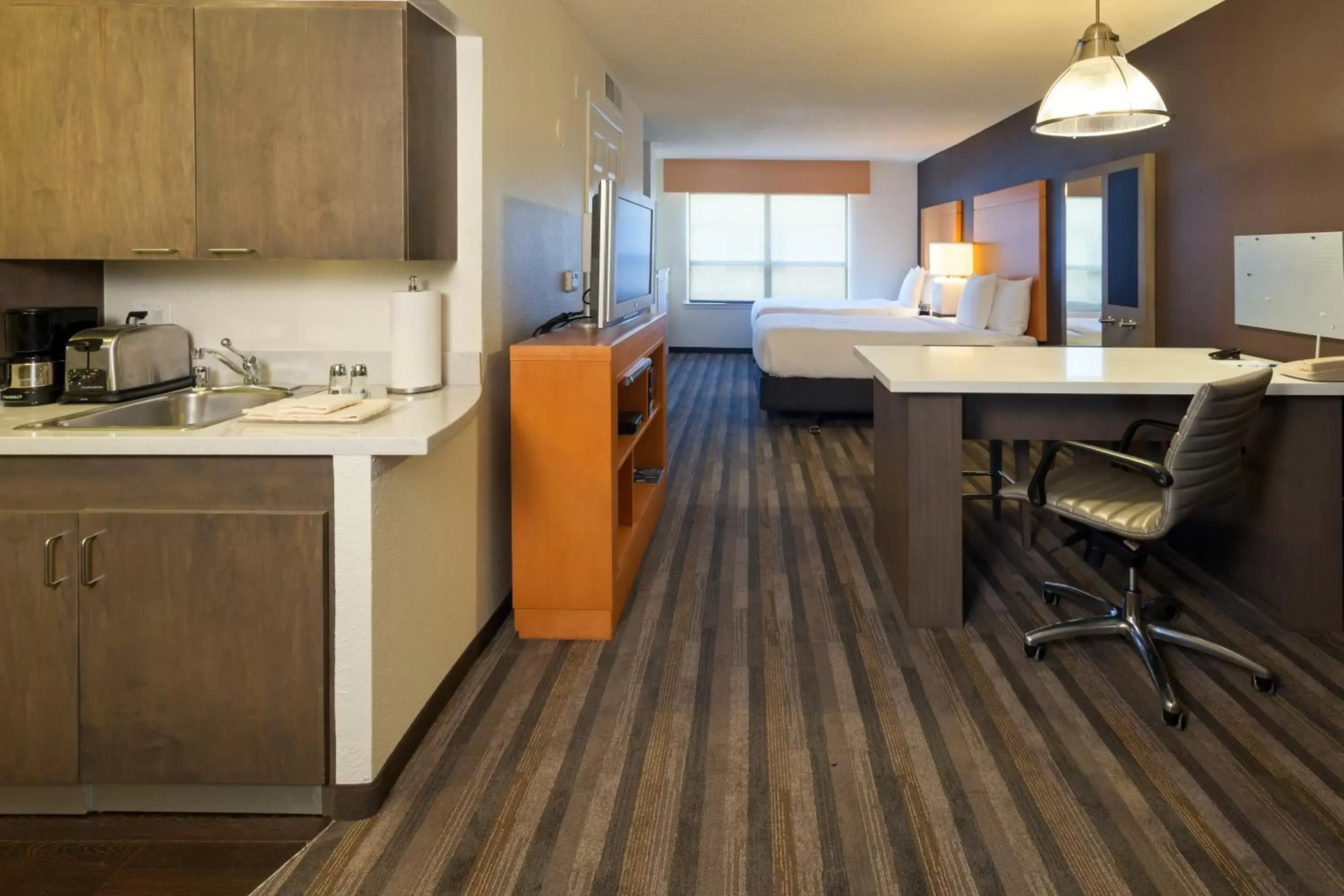 Studio with Two Double Beds and Accessible Tub - Disability Access in Hyatt House Houston Galleria Studio with Two Double Beds and Accessible Tub - Disability Access in Hyatt House Houston Galleria