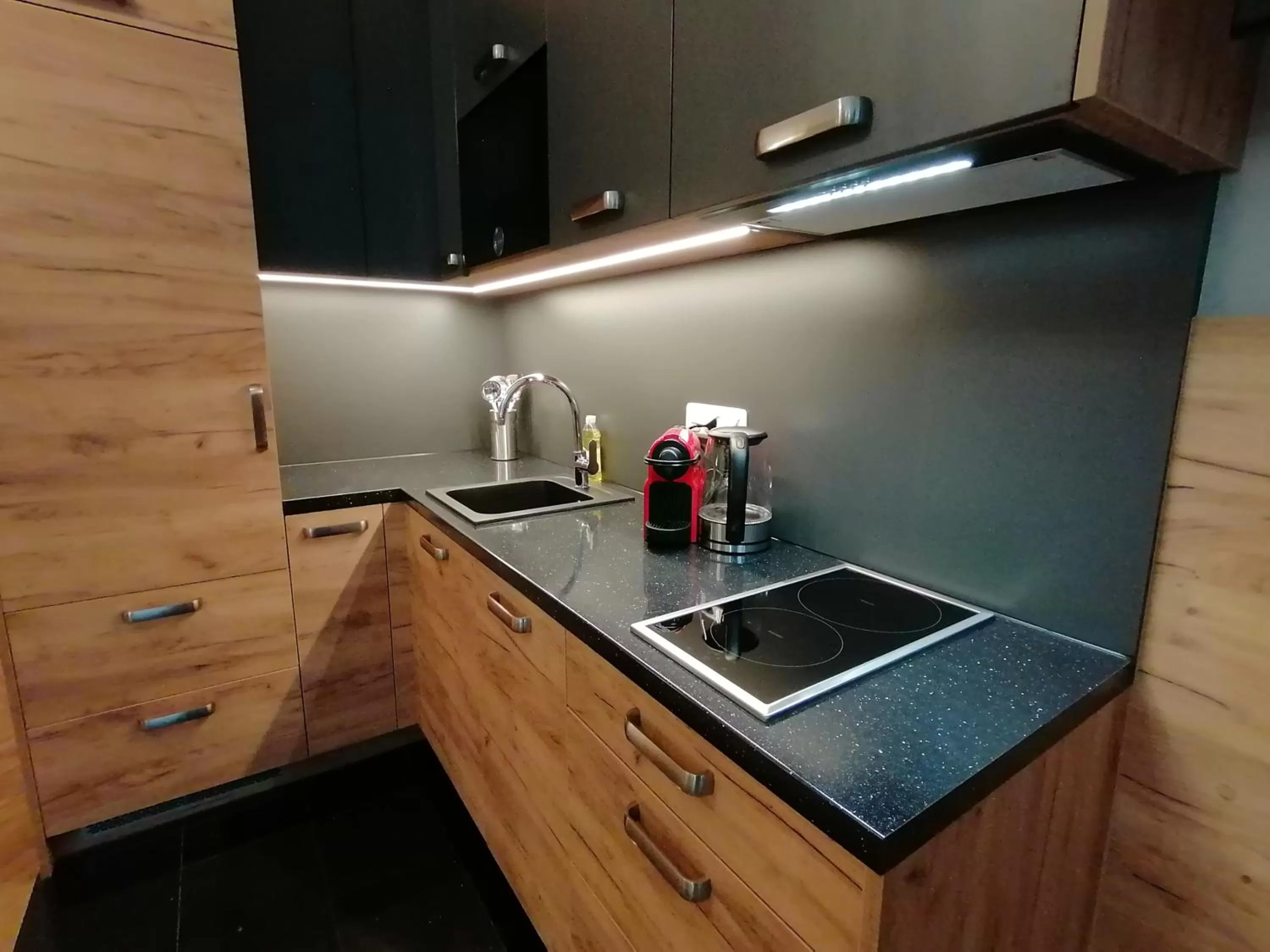 Kitchen or kitchenette in GOLDEN STAR - Premium Apartments