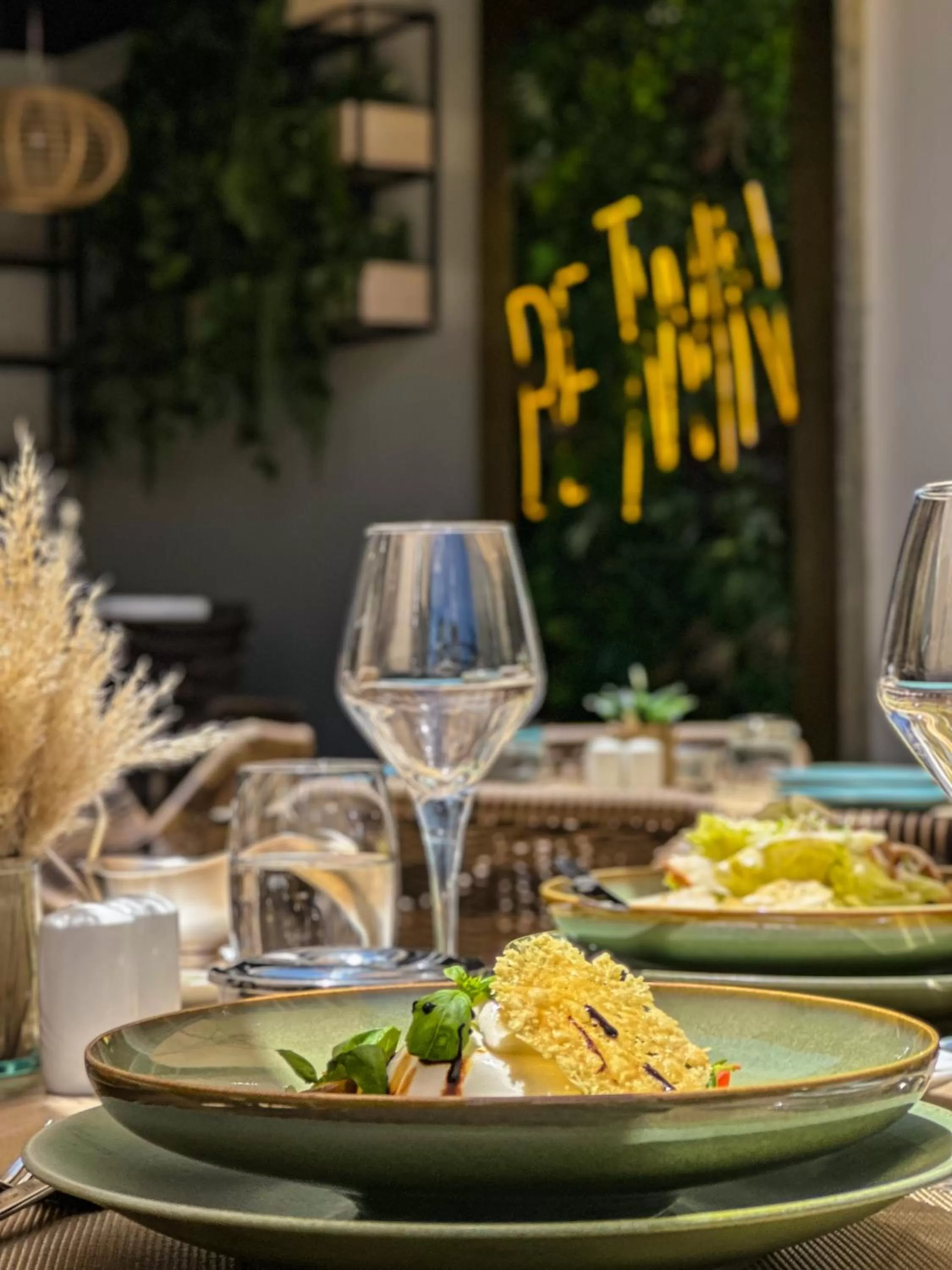 Restaurant/places to eat in Kenzi Tower Hotel