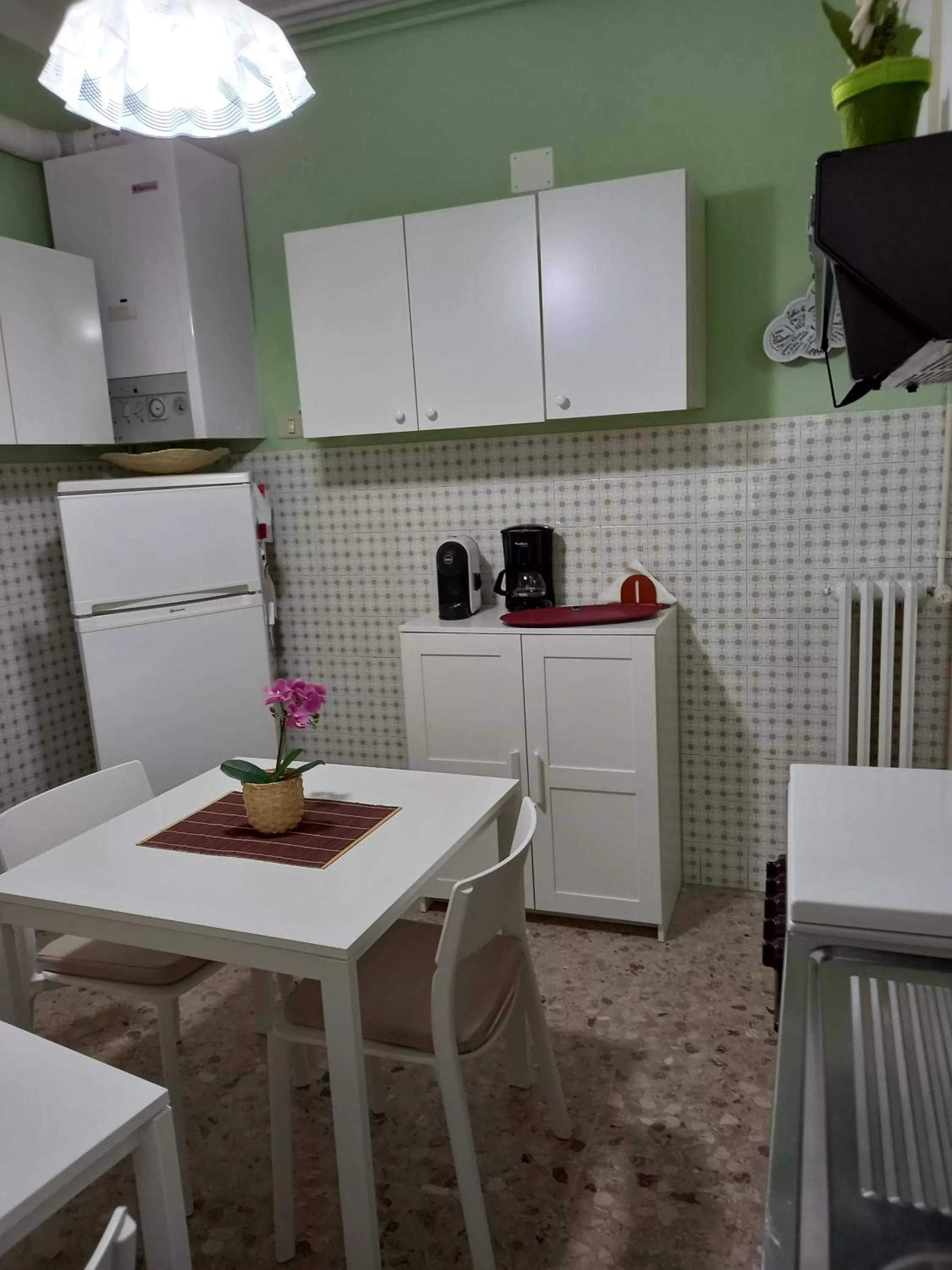 Communal kitchen in nAnA'