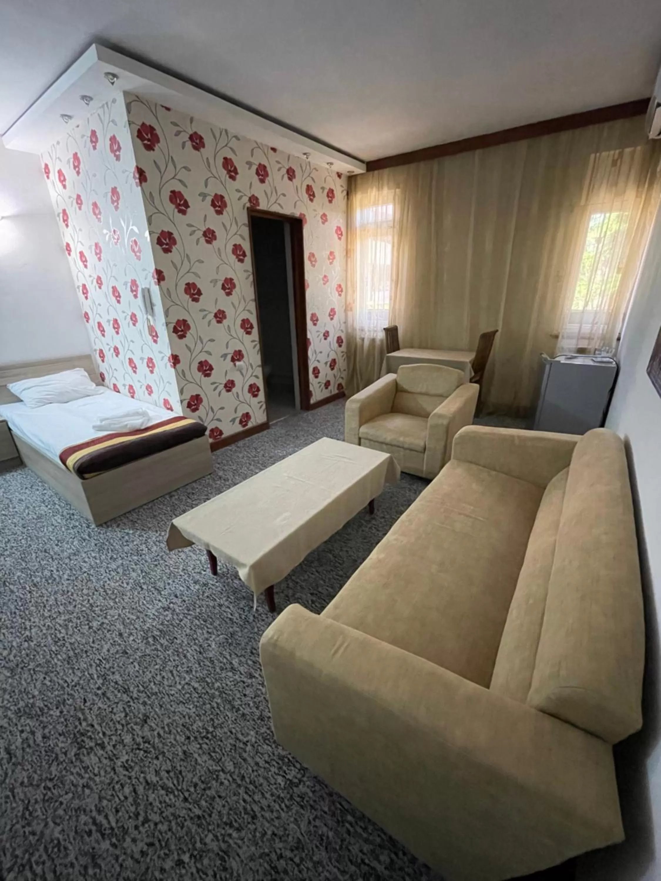 Seating Area in NO PROBLEM