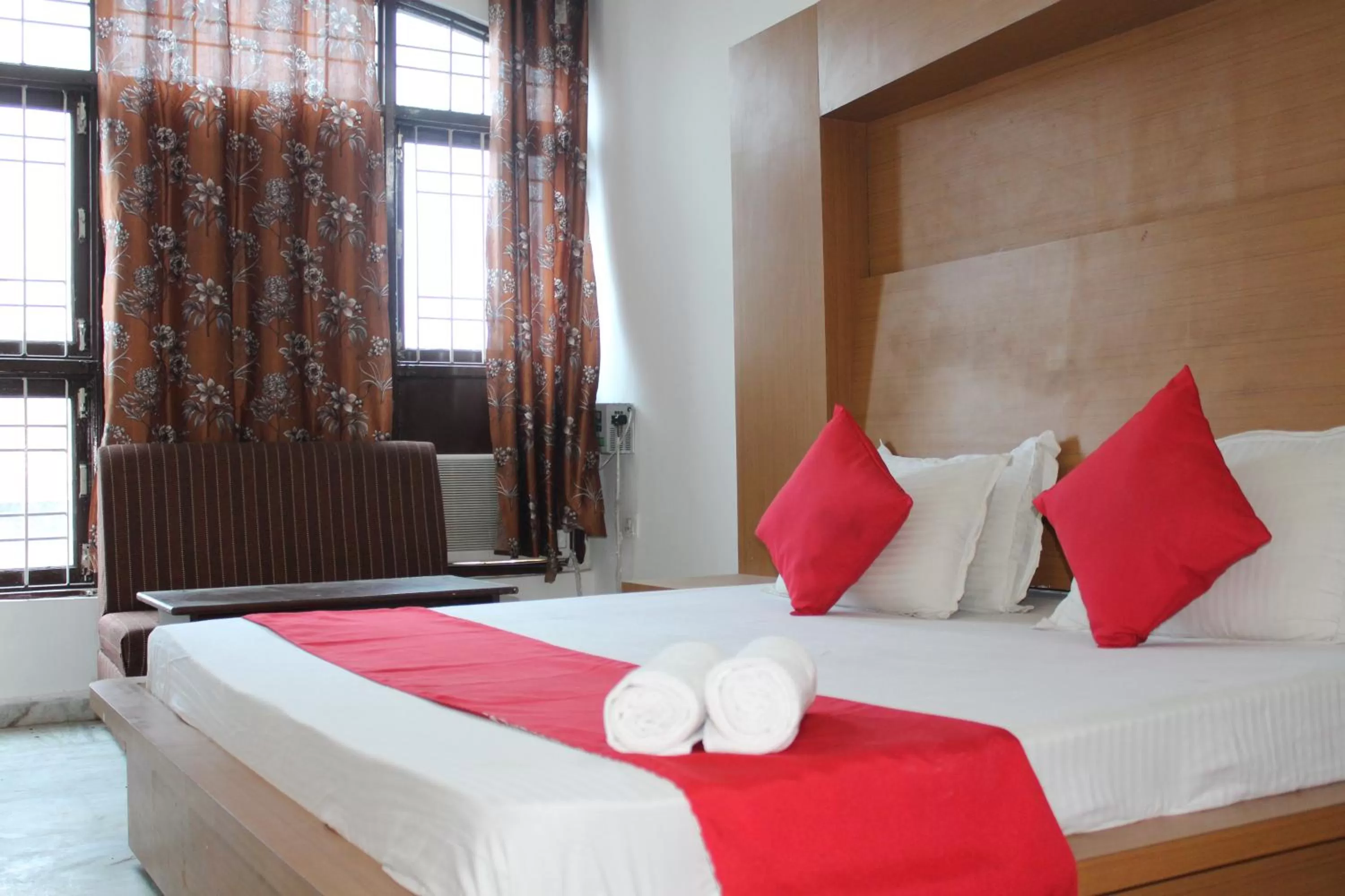 Bed in Trimrooms @ Katra Railway Station