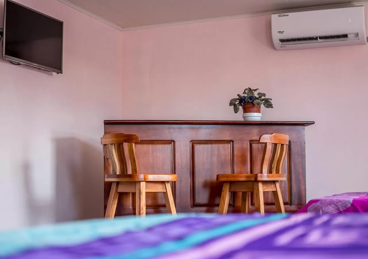 TV and multimedia, Bed in Hotel La Cascada