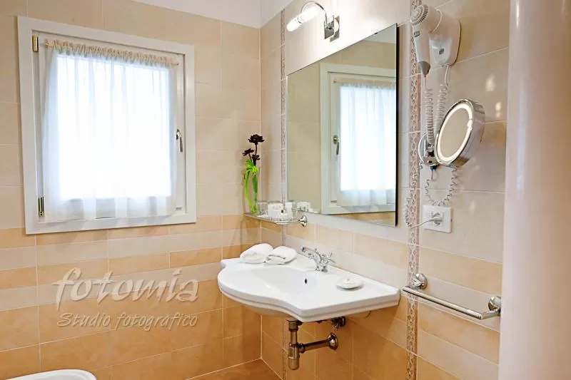 Bathroom in Hotel Ai Dogi