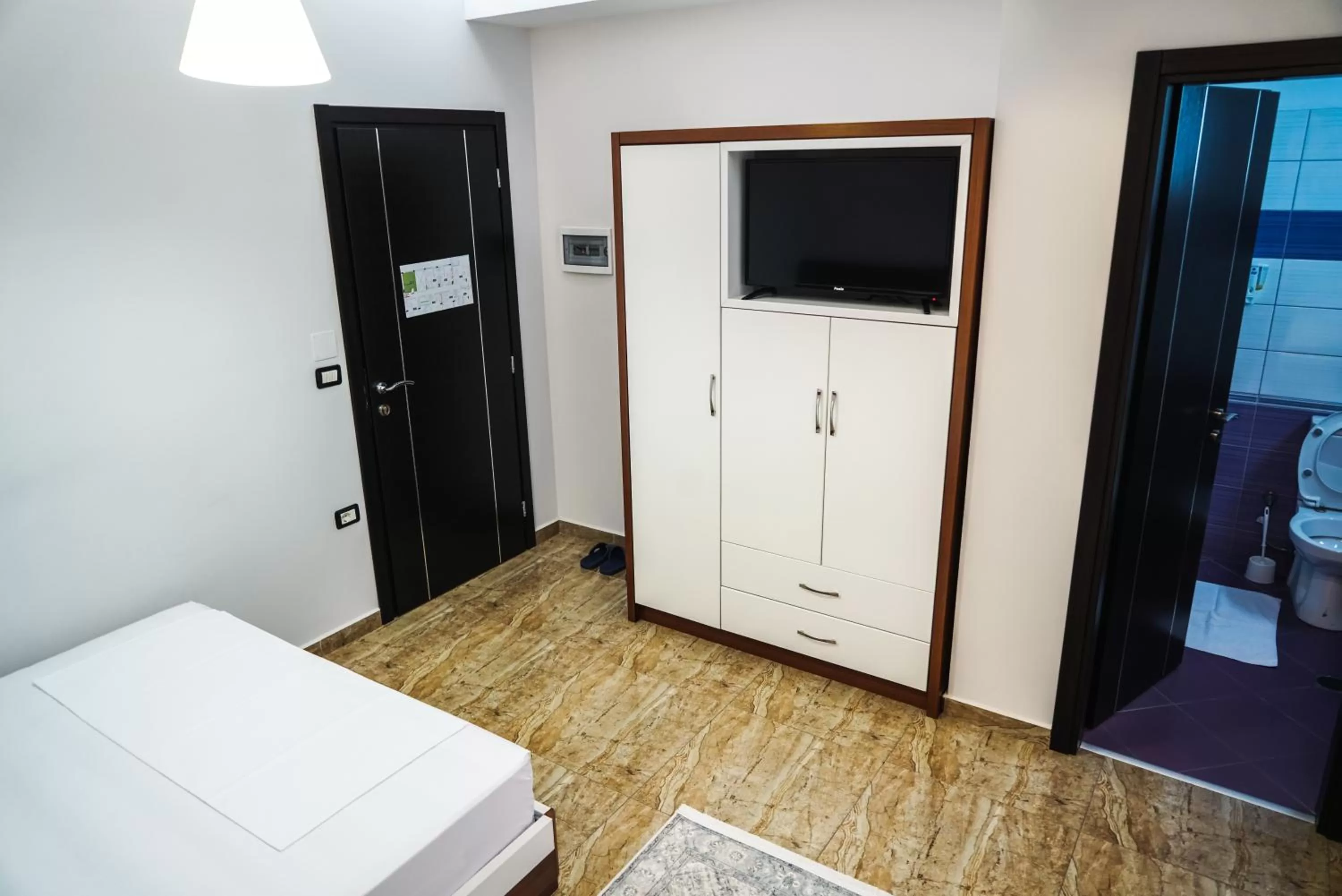 TV and multimedia, TV/Entertainment Center in Hotel Magic