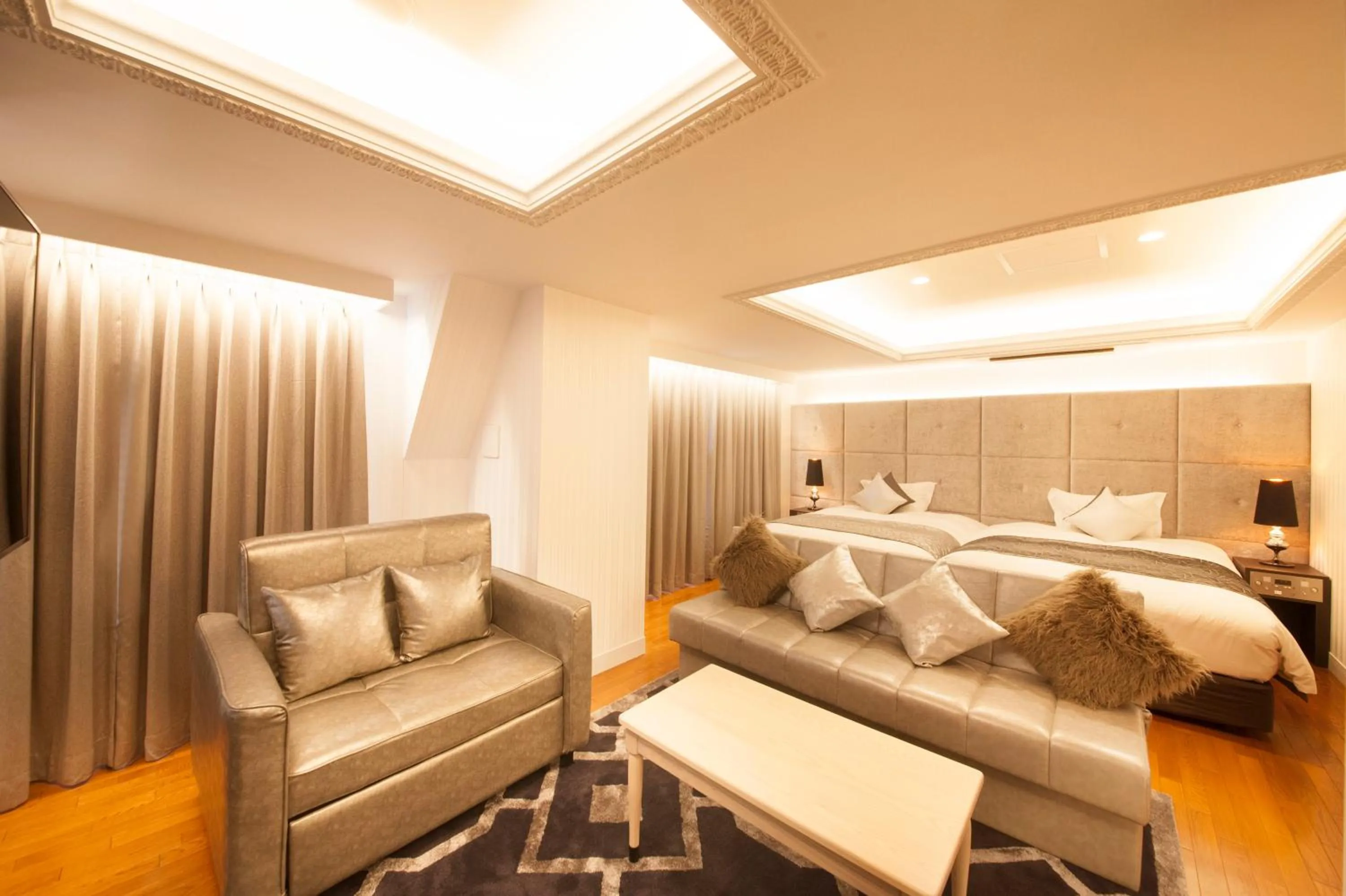 Photo of the whole room, Bed in The Centurion Classic Akasaka