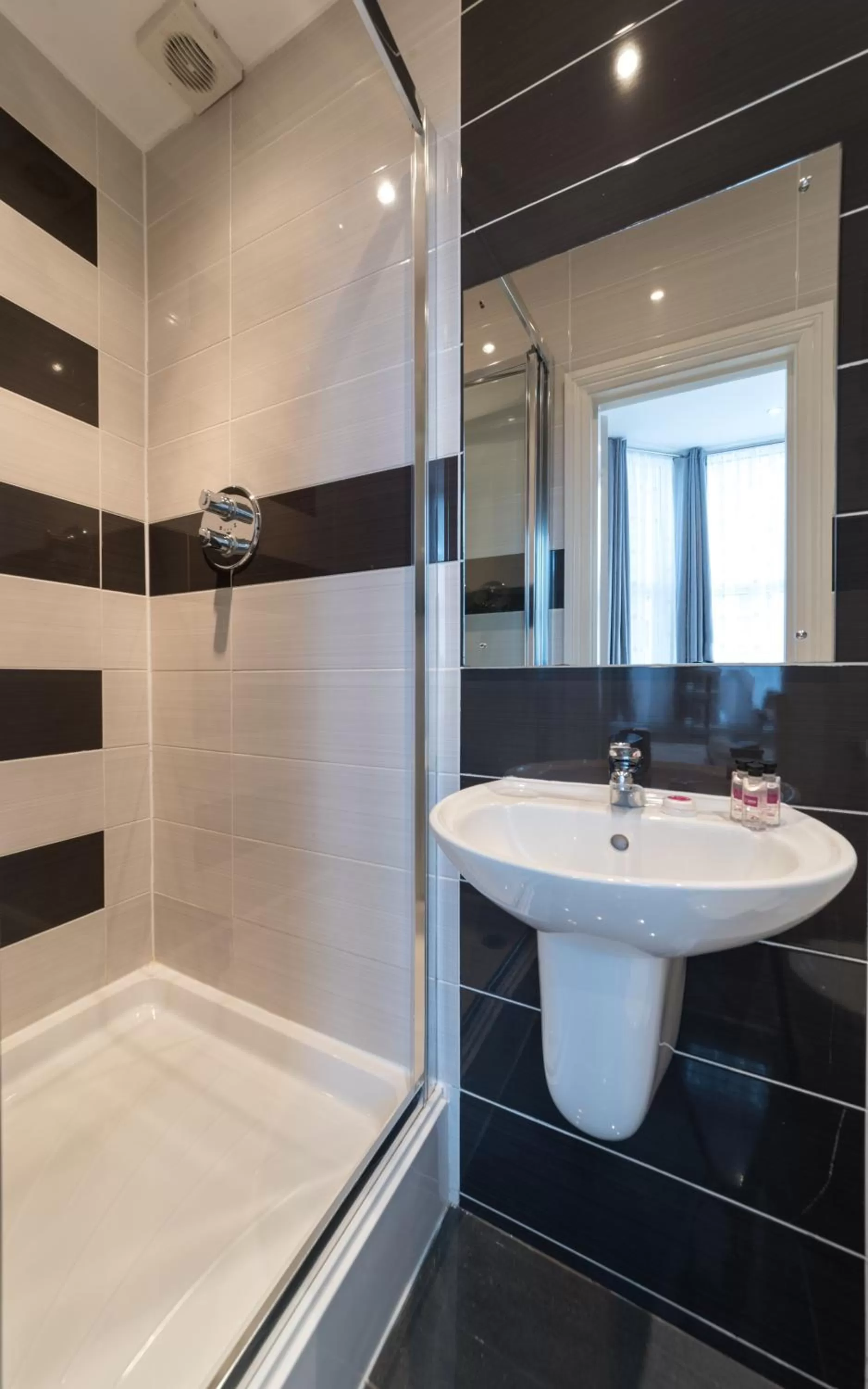 Bathroom in Royal London Hotel By Saba