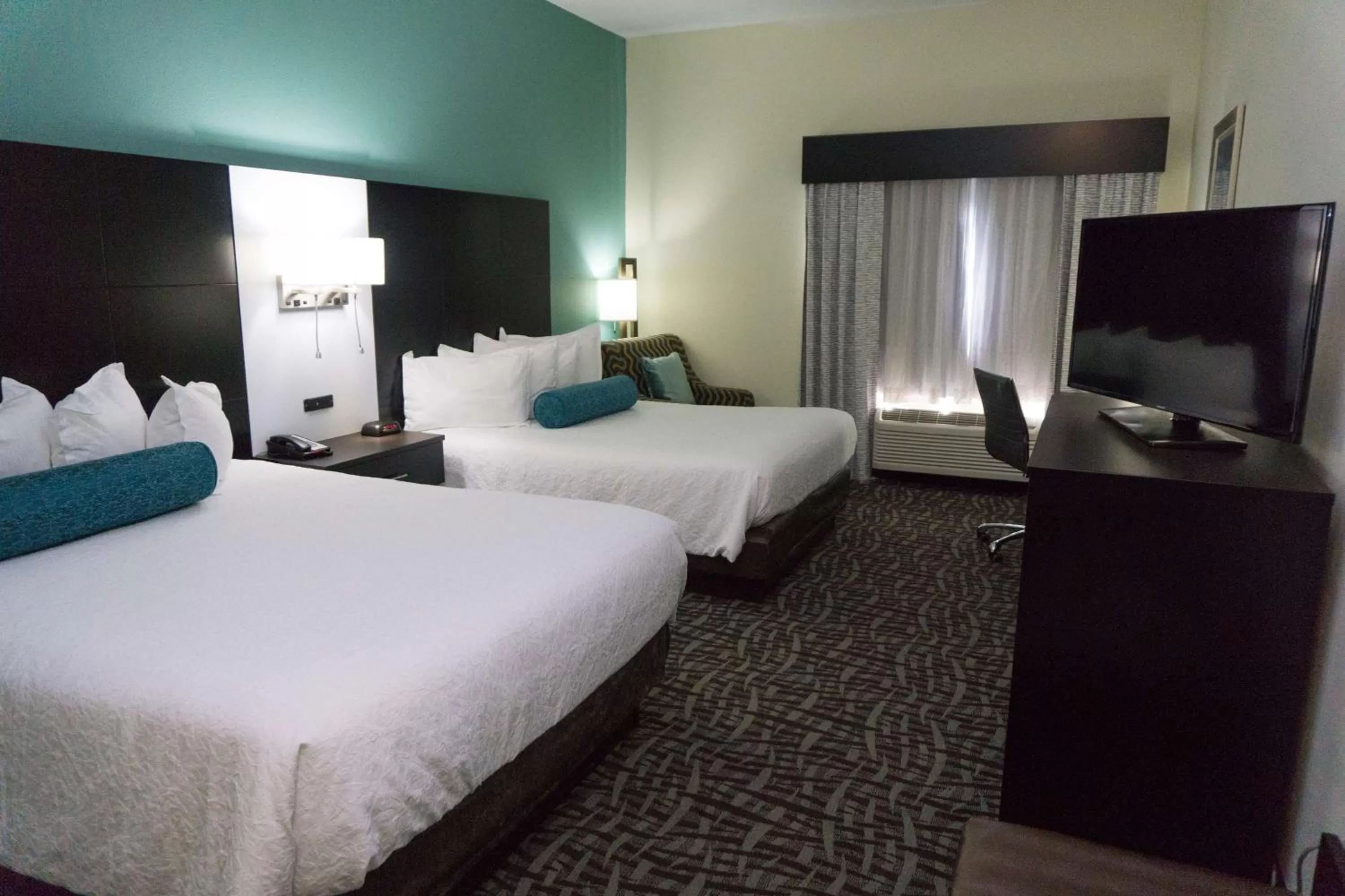 View (from property/room), Bed in Best Western Mayport Inn and Suites