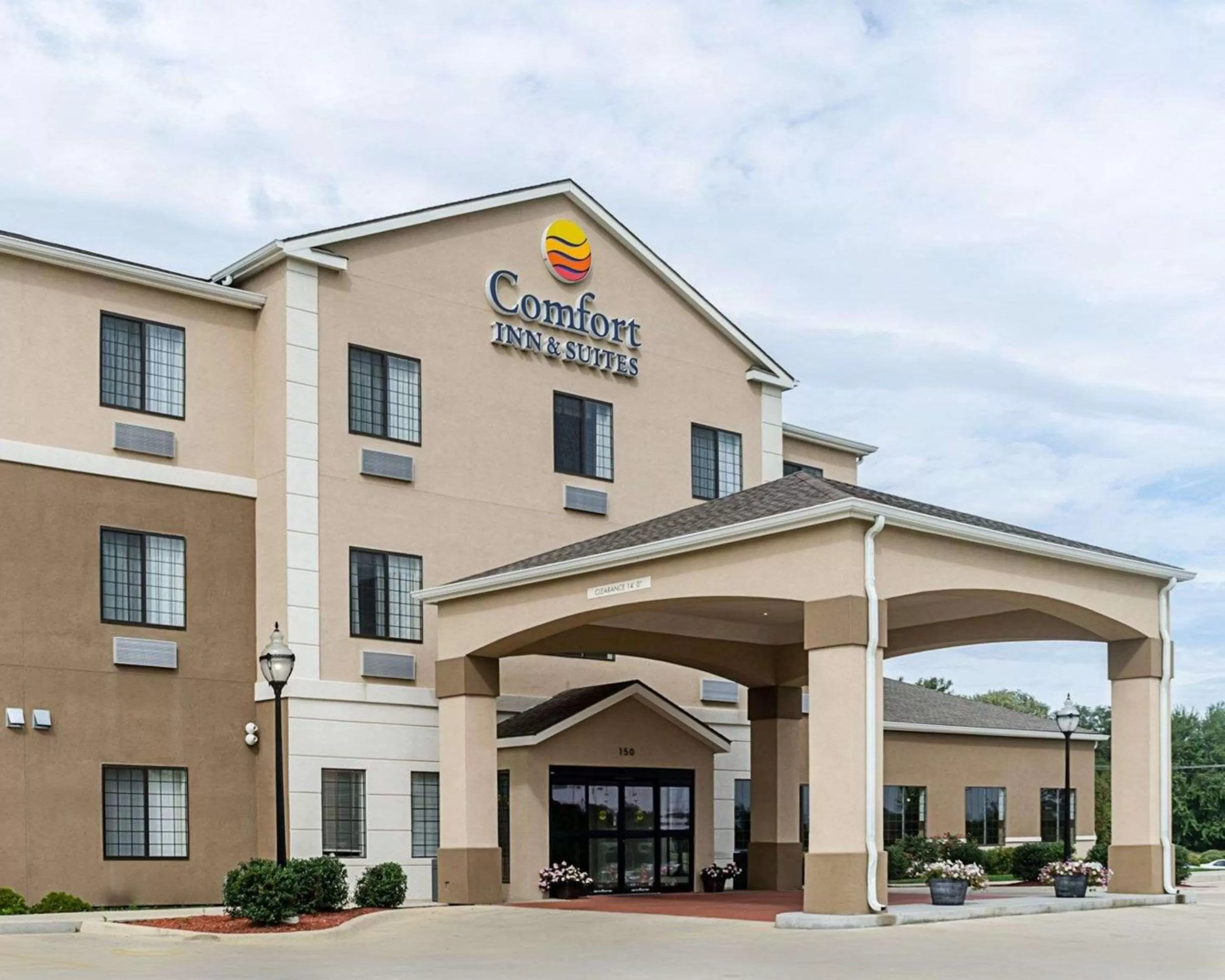 Property building in Comfort Inn & Suites Lawrence - University Area
