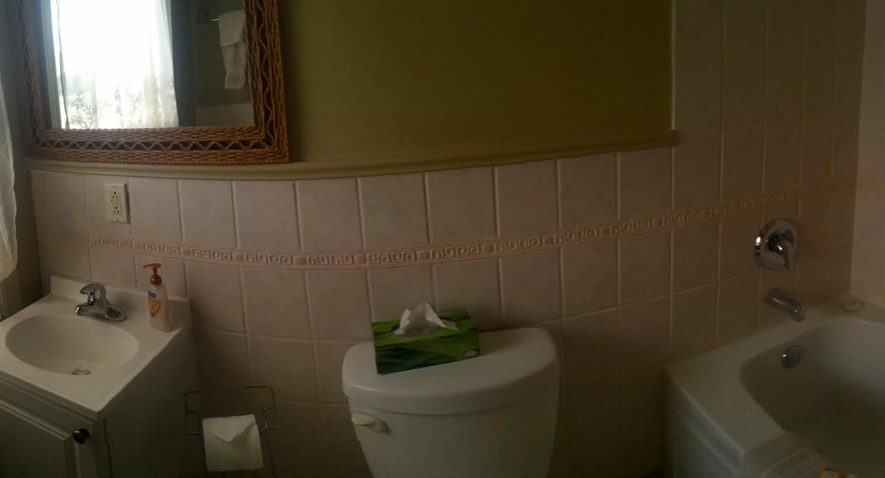 Bathroom in Dominion Hotel