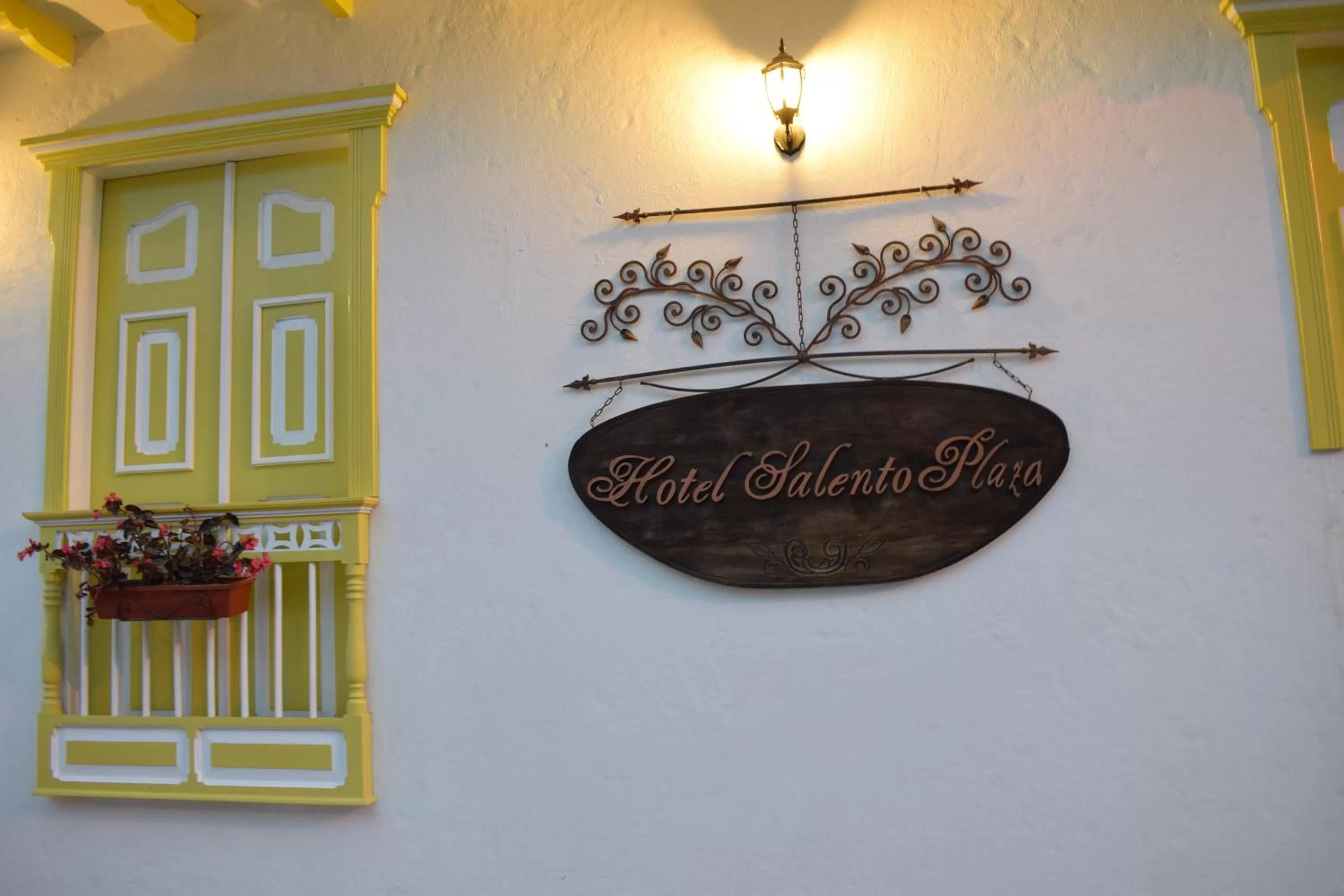 Lobby or reception, Property Logo/Sign in Hotel Salento Plaza