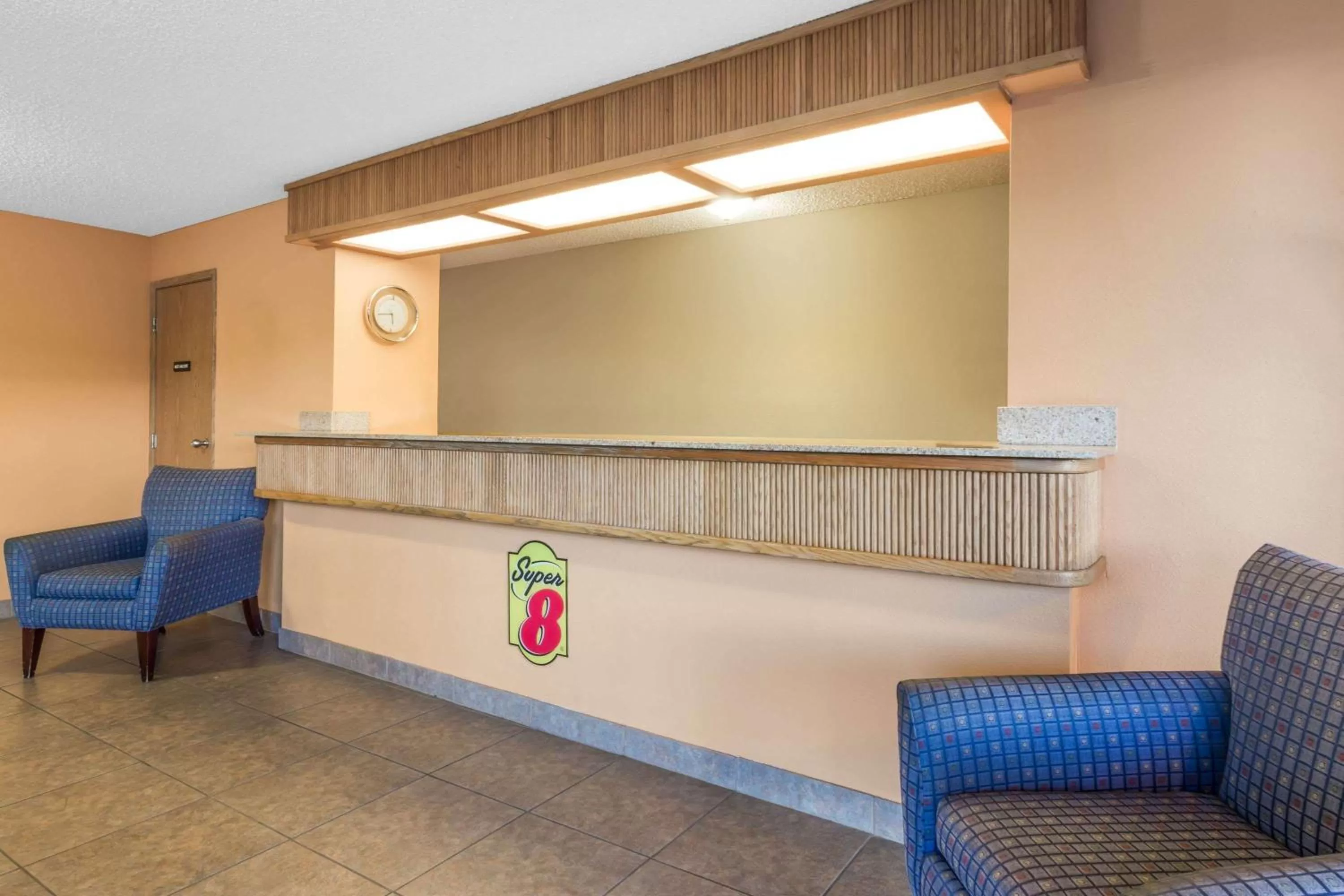 Lobby or reception in Super 8 by Wyndham LaGrande