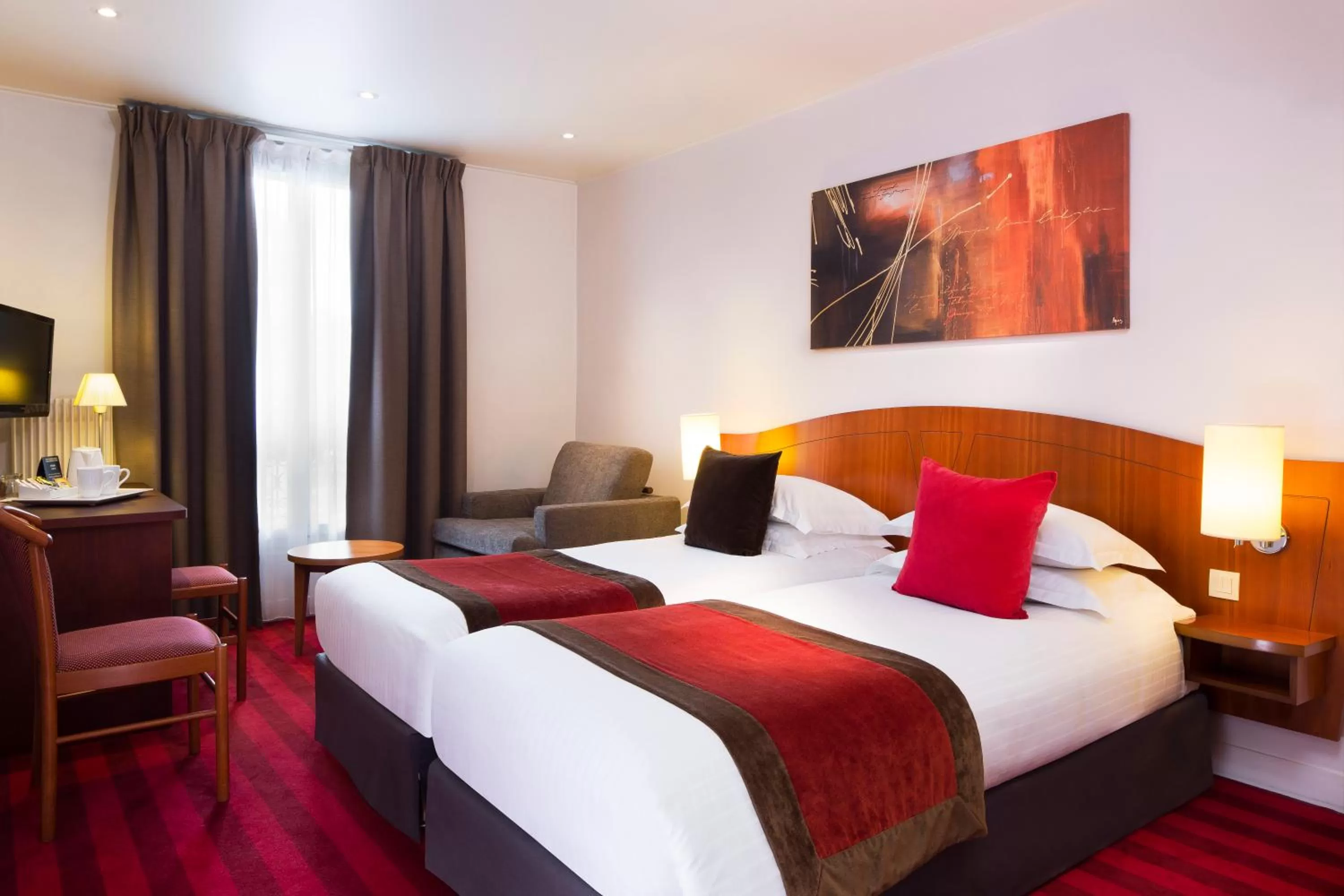 Photo of the whole room, Bed in Europe Hotel Paris Eiffel