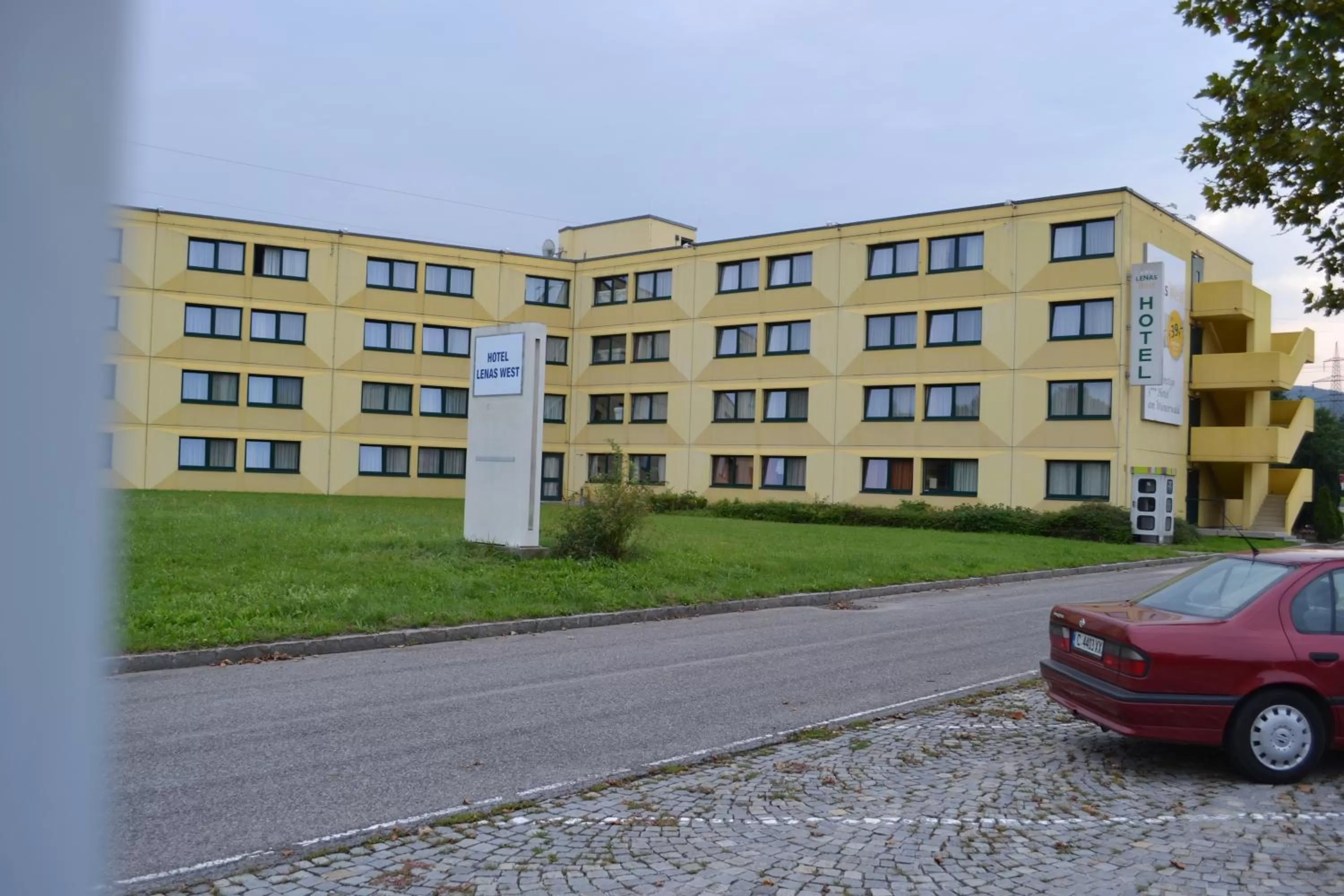 Facade/entrance, Property Building in Lenas West Hotel