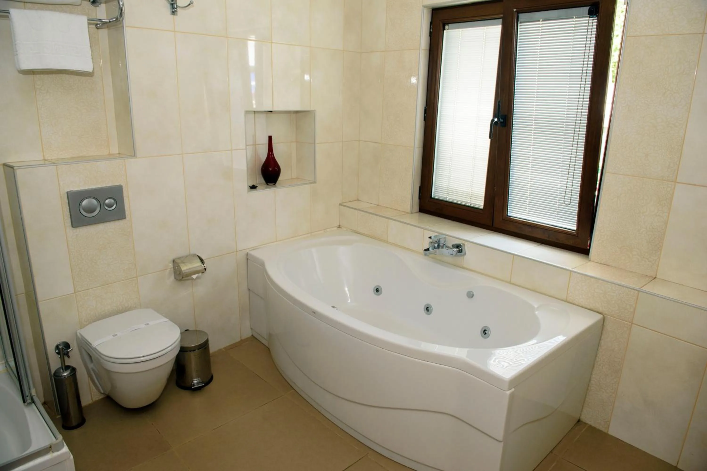 Toilet in Tayahatun Hotel