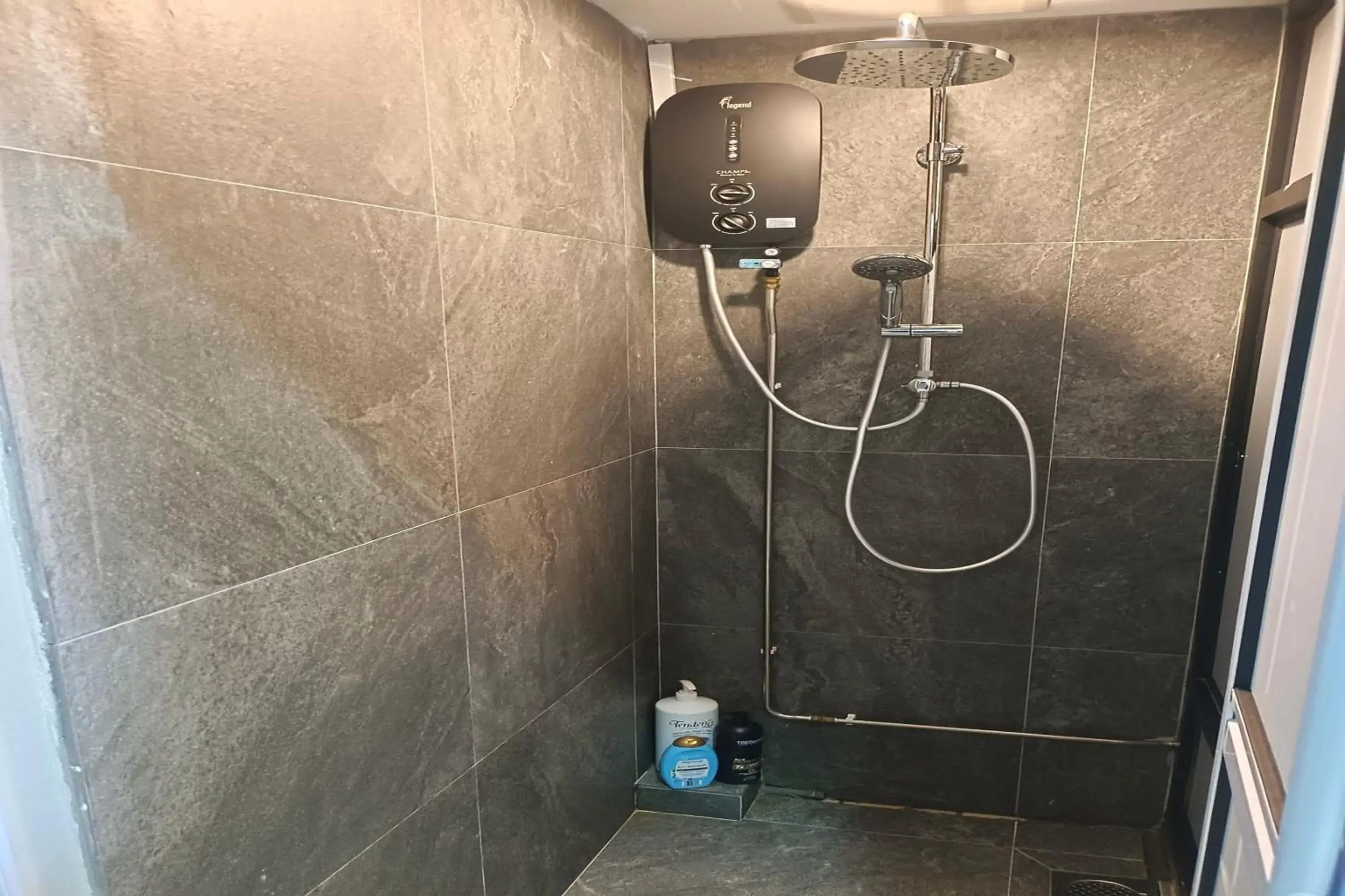 Premium bed in 6 beds mixed dormitory in Century Service World Premium bed in 6 beds mixed dormitory in Century Service World