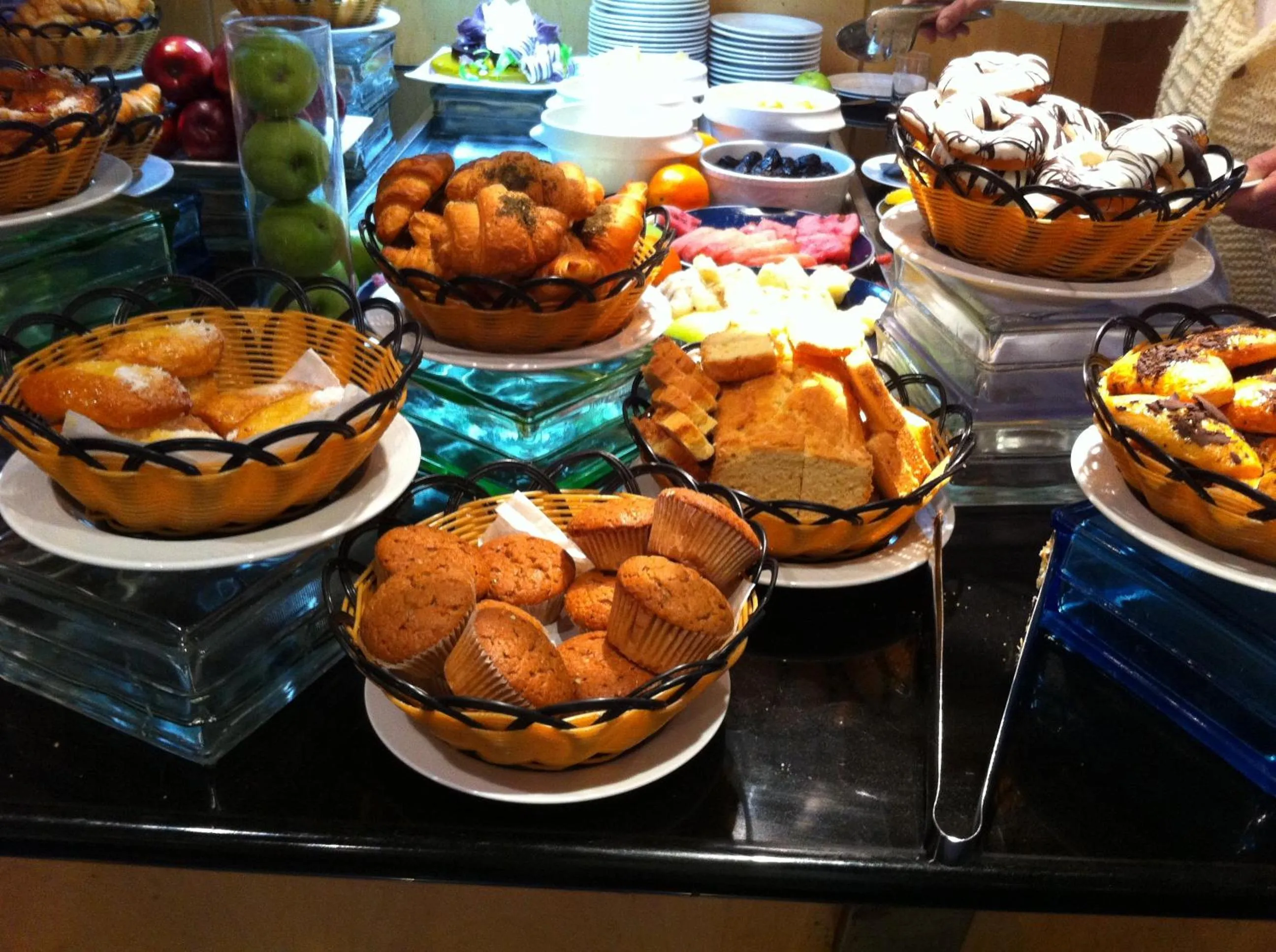 Buffet breakfast in Century Park Residence