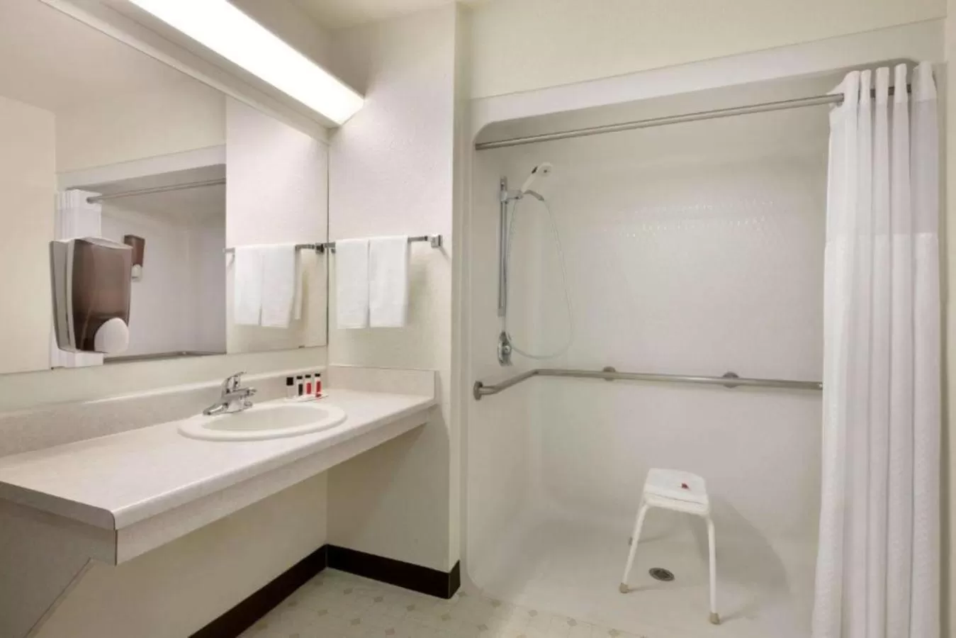 Bathroom in Travelodge by Wyndham Belen