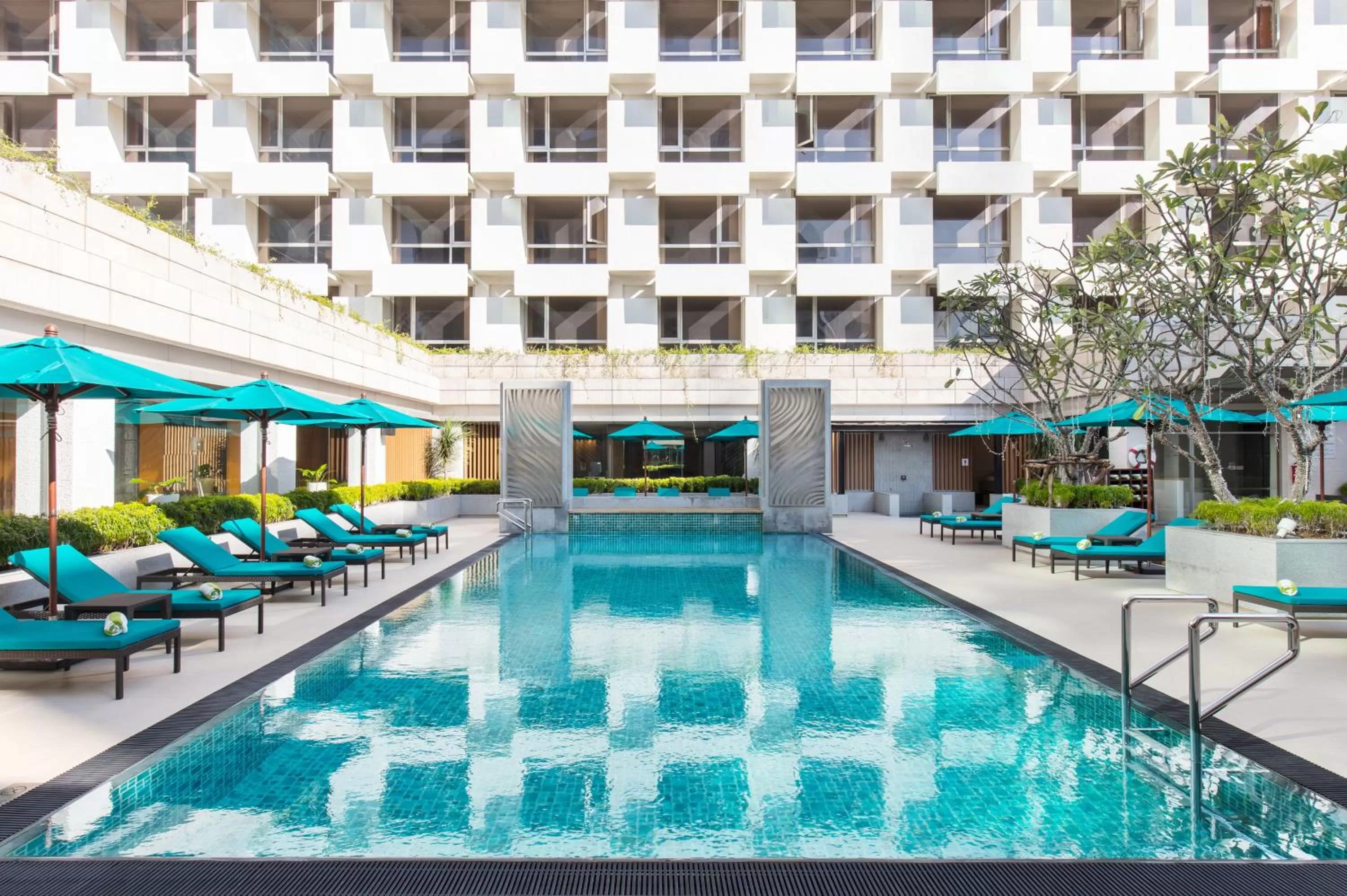 Swimming pool in Holiday Inn Bangkok by IHG