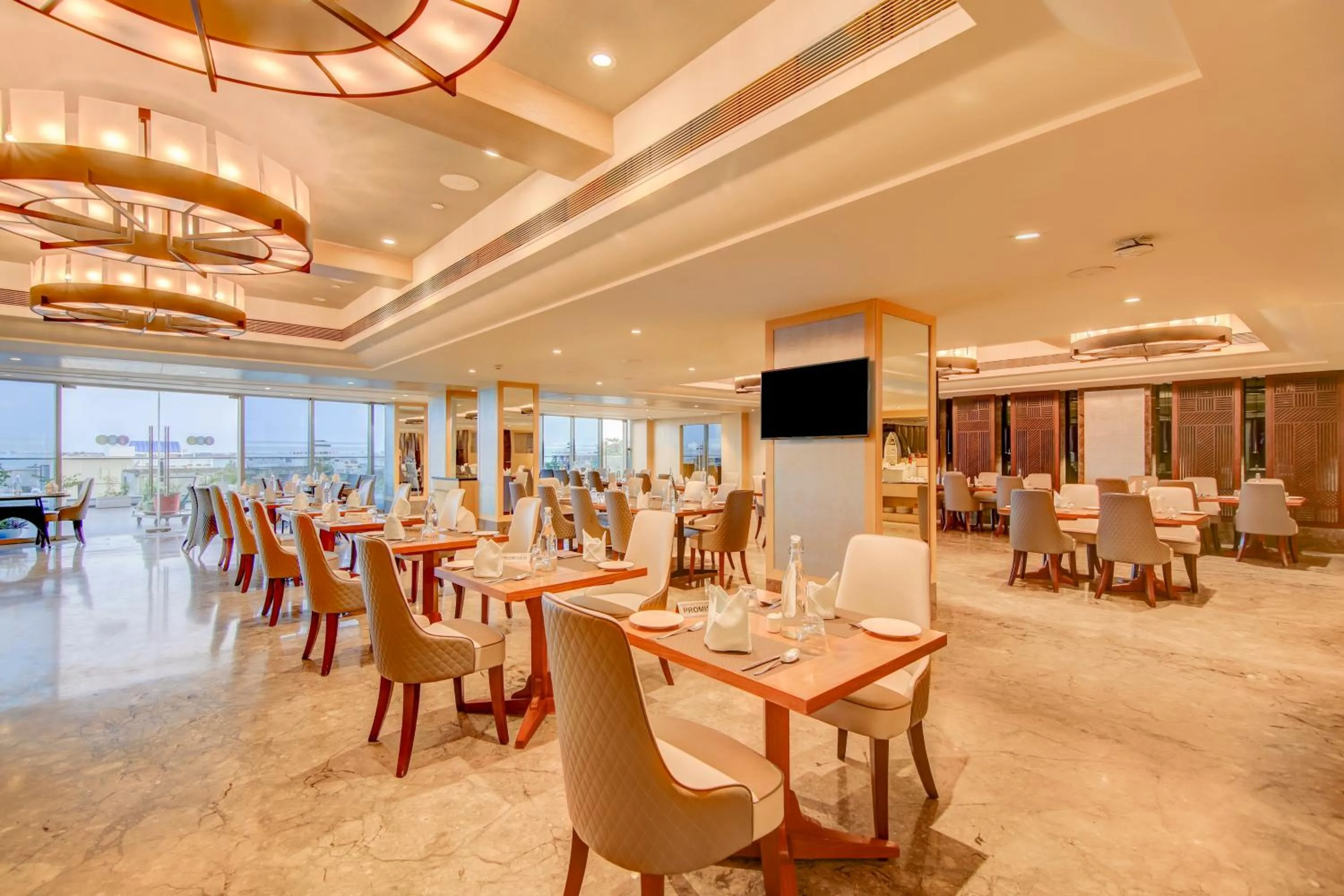 Restaurant/places to eat in Radisson Blu Gorakhpur