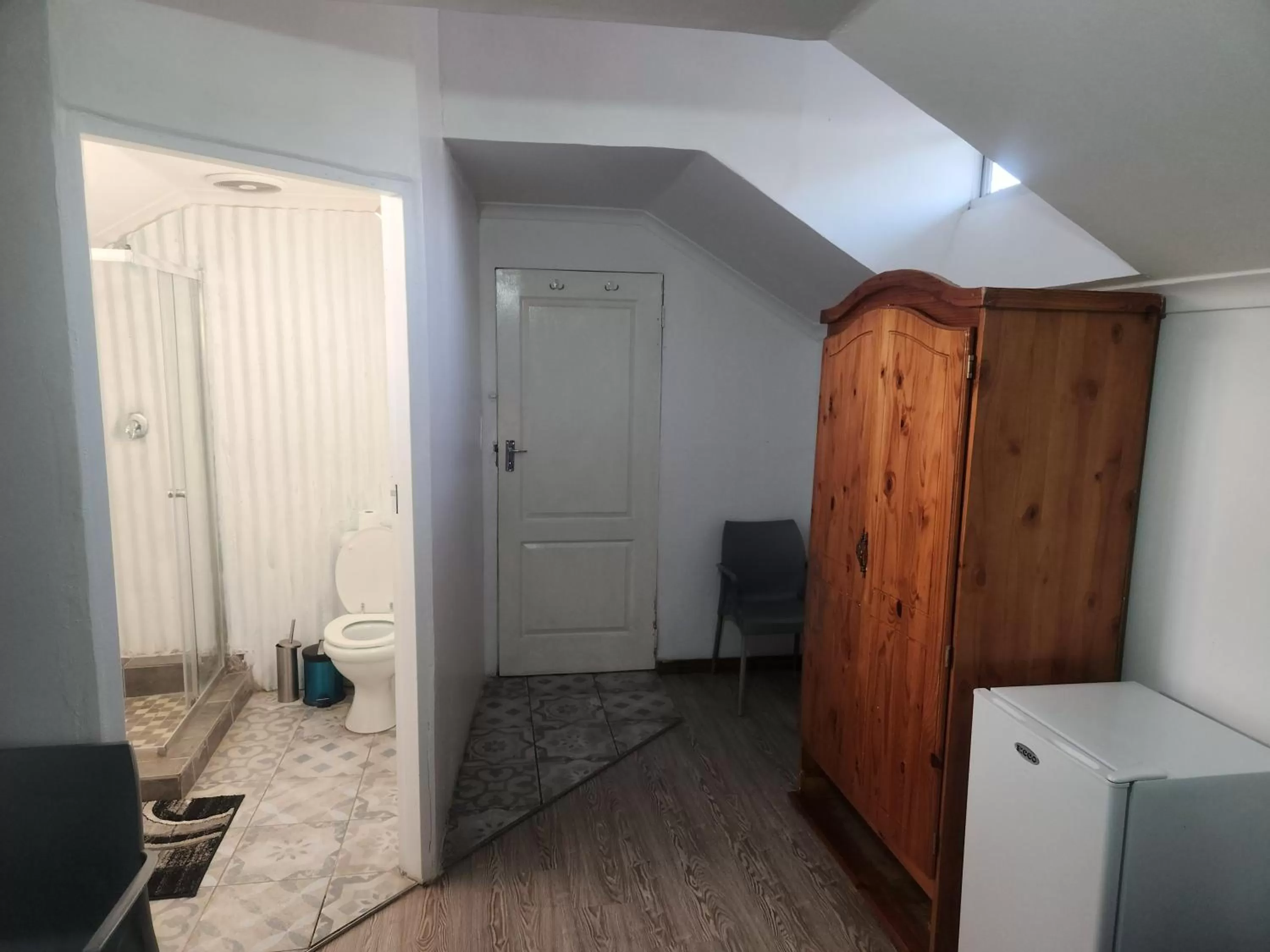 Toilet in 54 Brecher