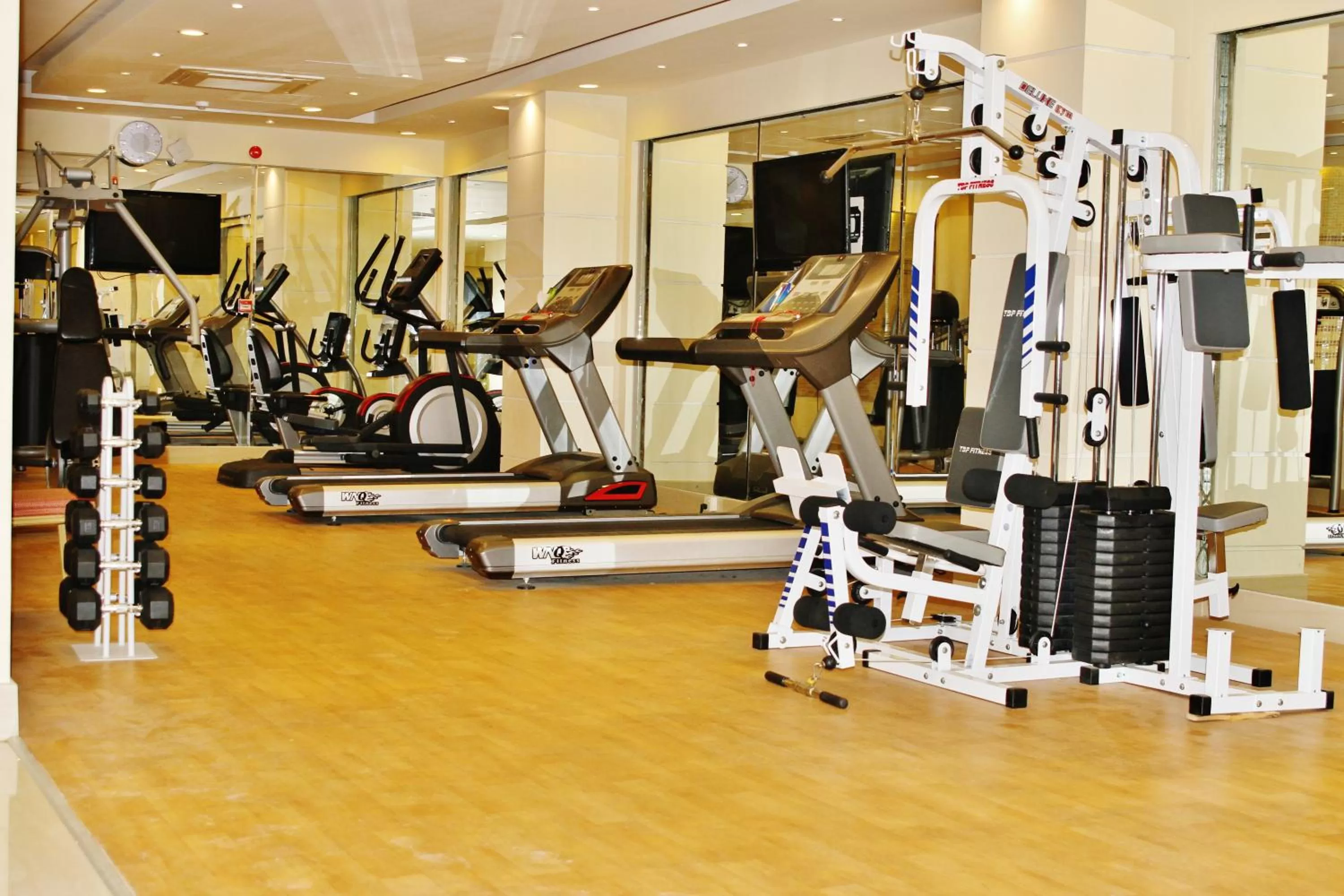 Fitness centre/facilities in Carawan Al Fahad Hotel