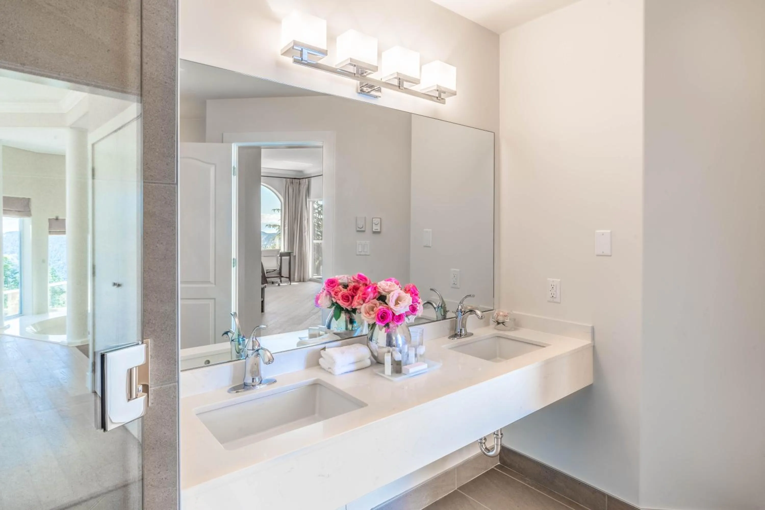 Bathroom in Villa Eyrie Resort