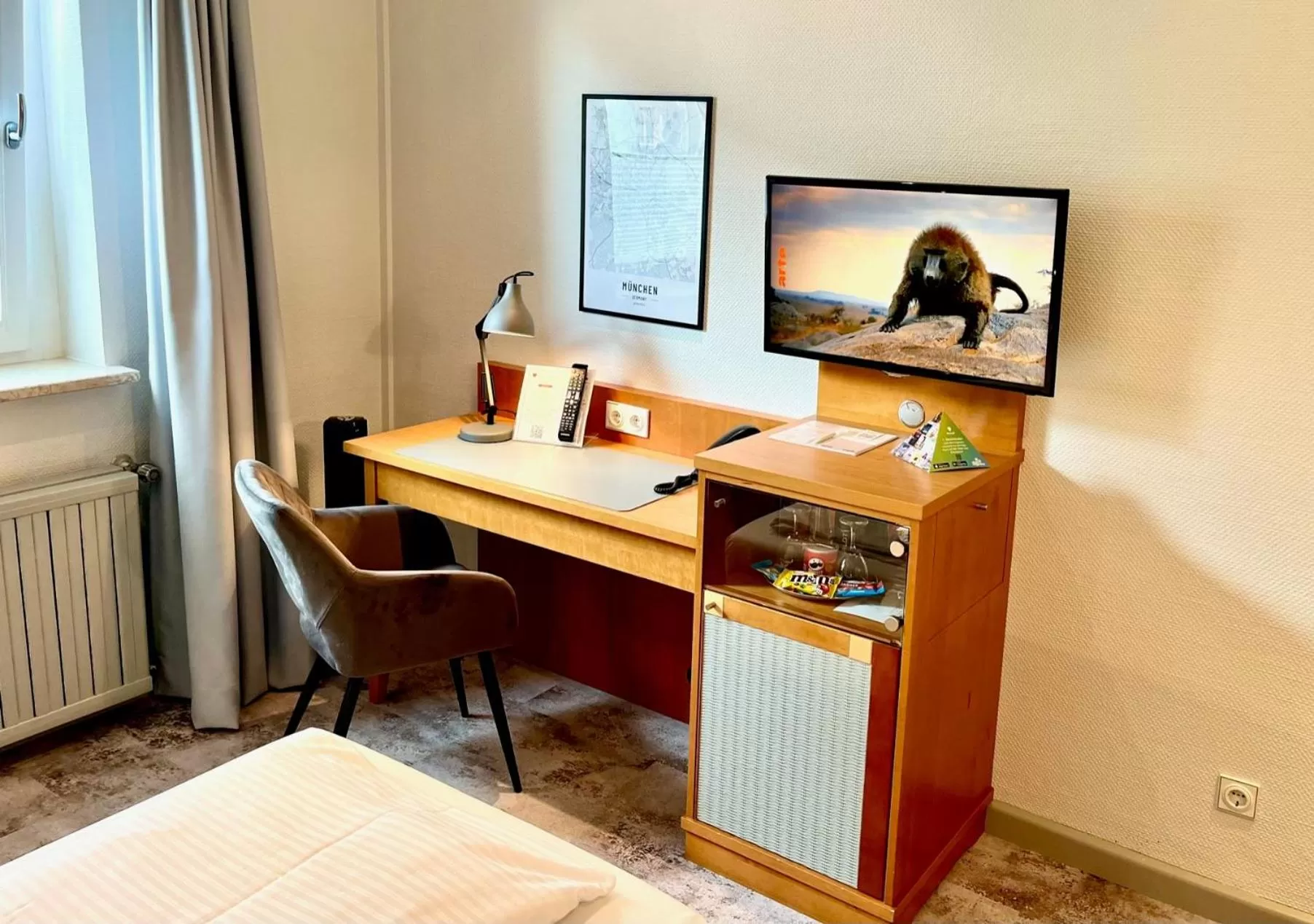 Photo of the whole room, Bed in Hotel Schiller