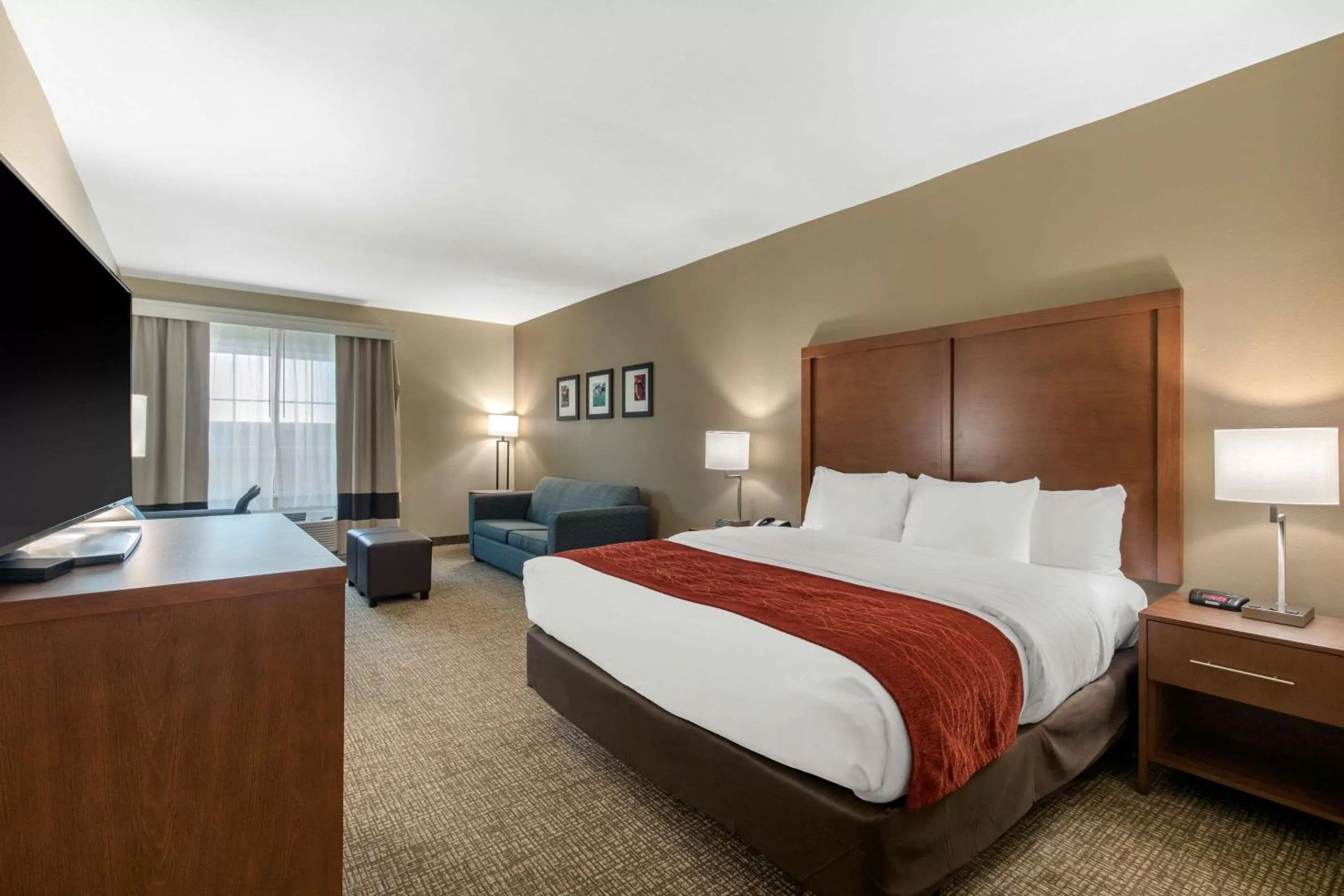 Bedroom, Bed in Comfort Inn & Suites Cedar Hill Duncanville