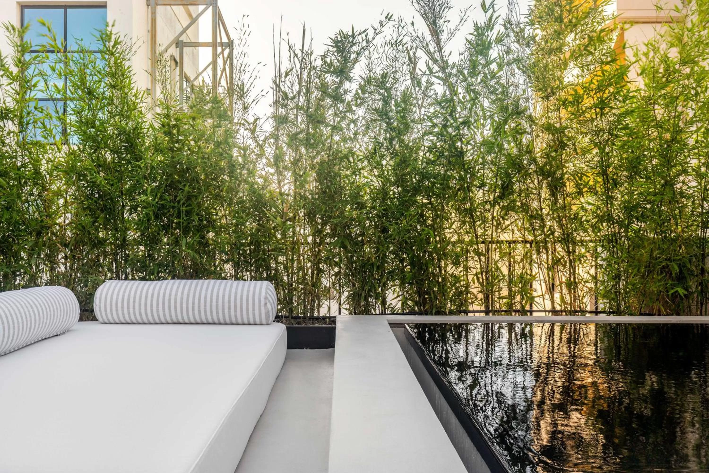 Hot Tub in The Newel Psychiko