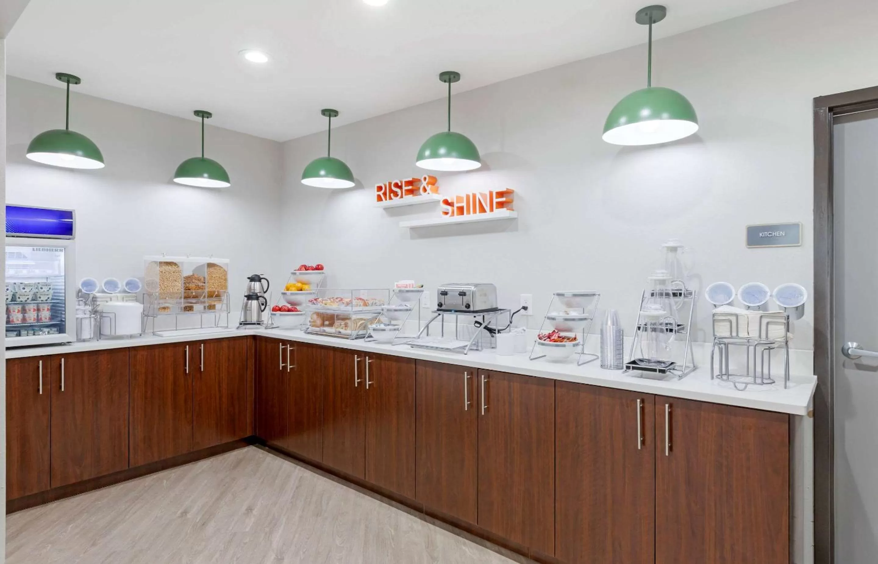 Breakfast in Comfort Inn Detroit - Troy