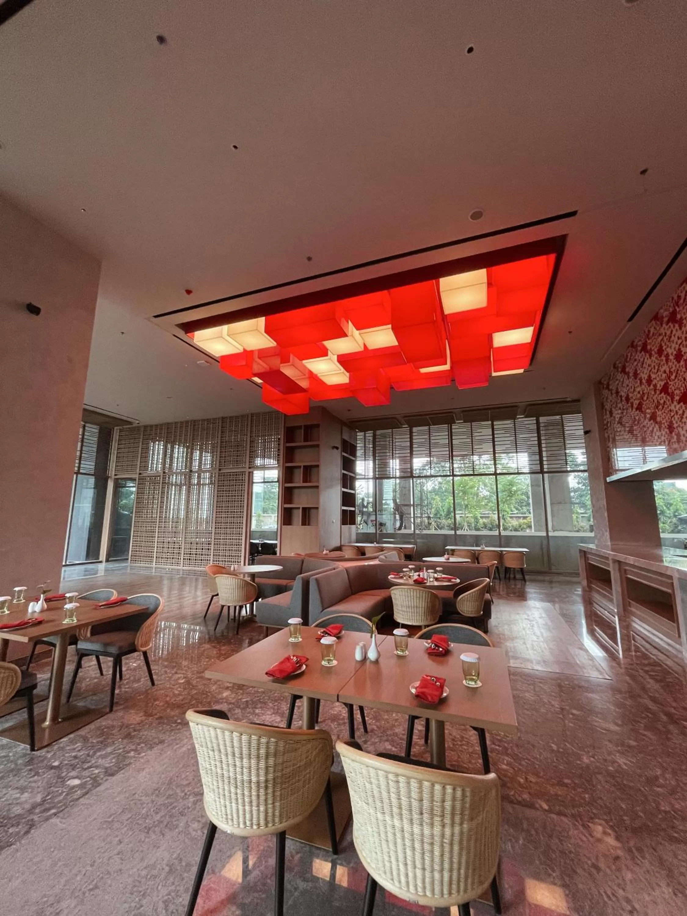 Restaurant/places to eat in Ra Suites Simatupang