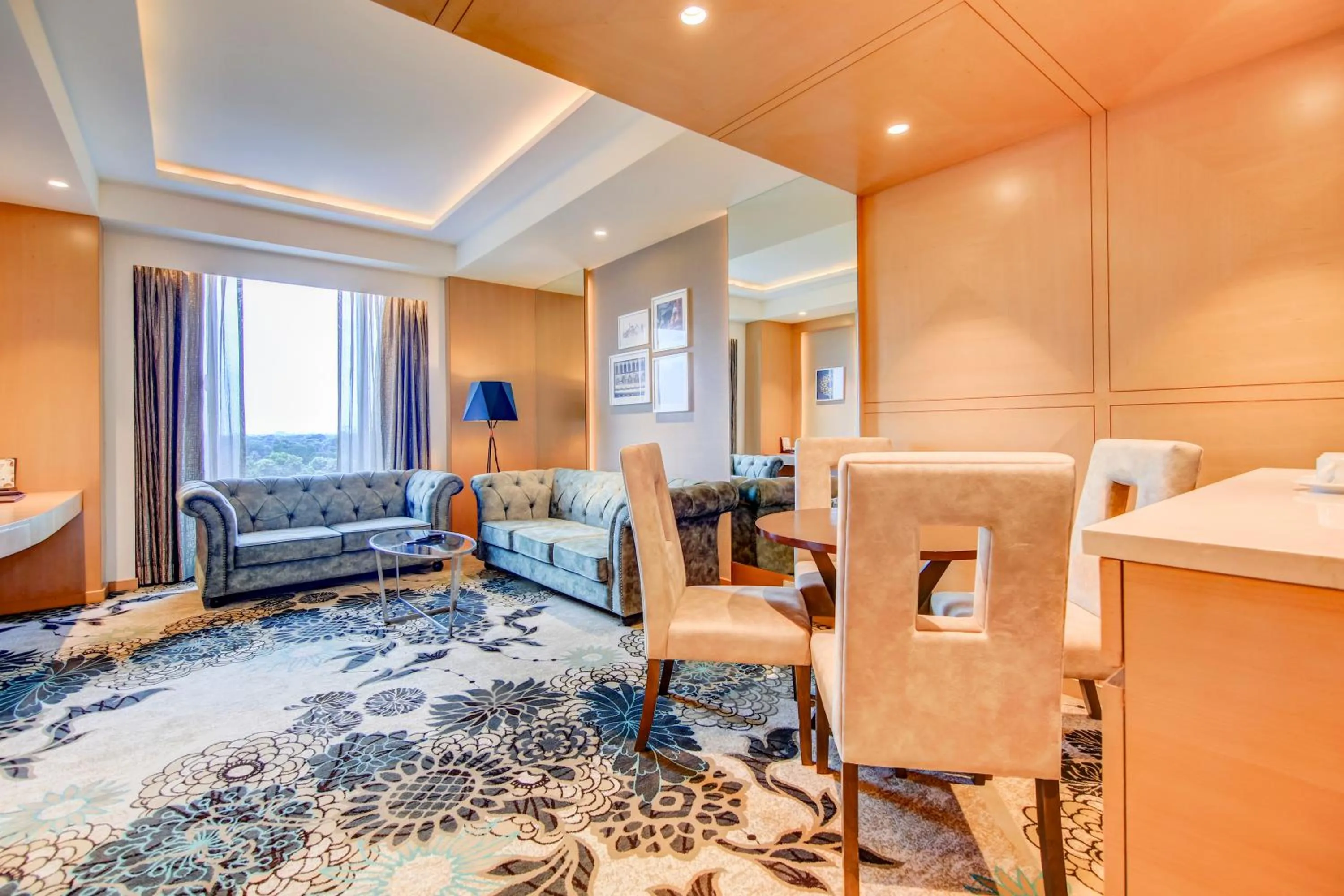 Living room, Bed in Radisson Blu Gorakhpur