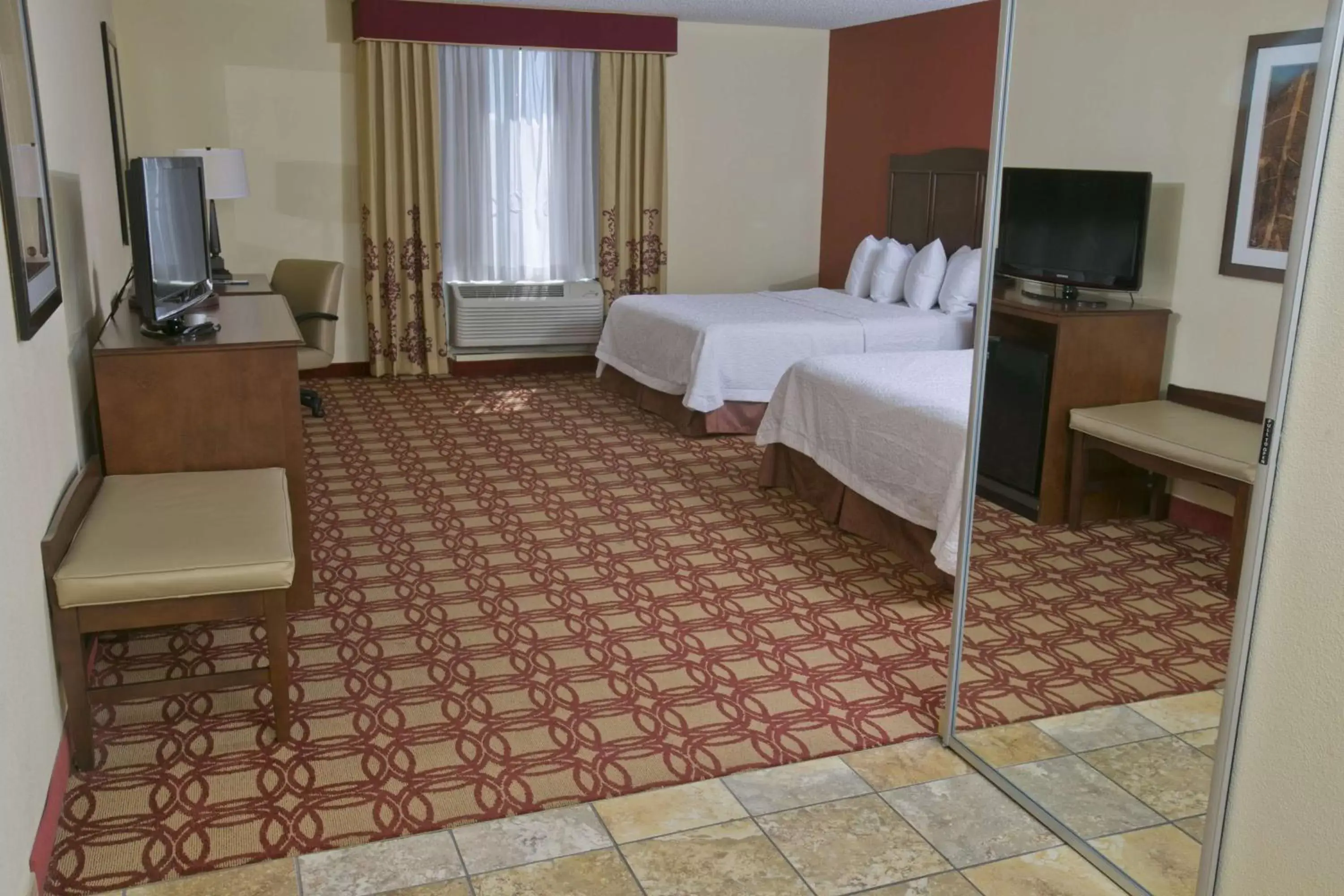 Queen Room with Two Queen Beds - Mobility Access/Non-Smoking in Hampton Inn & Suites Wiggins Queen Room with Two Queen Beds - Mobility Access/Non-Smoking in Hampton Inn & Suites Wiggins