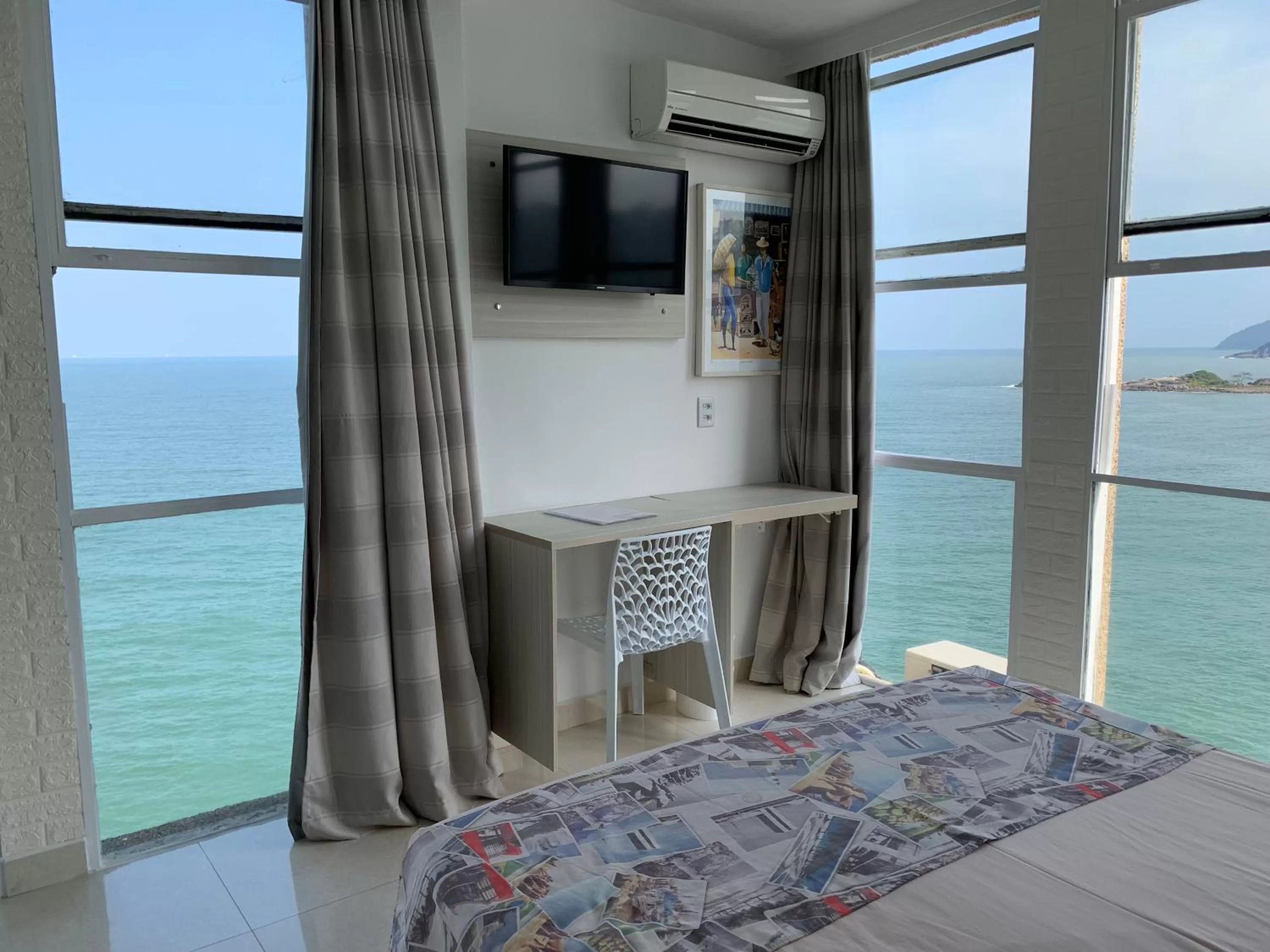 Bedroom, Sea View in Grand Hotel Guarujá - A sua Melhor Experiência na Praia!