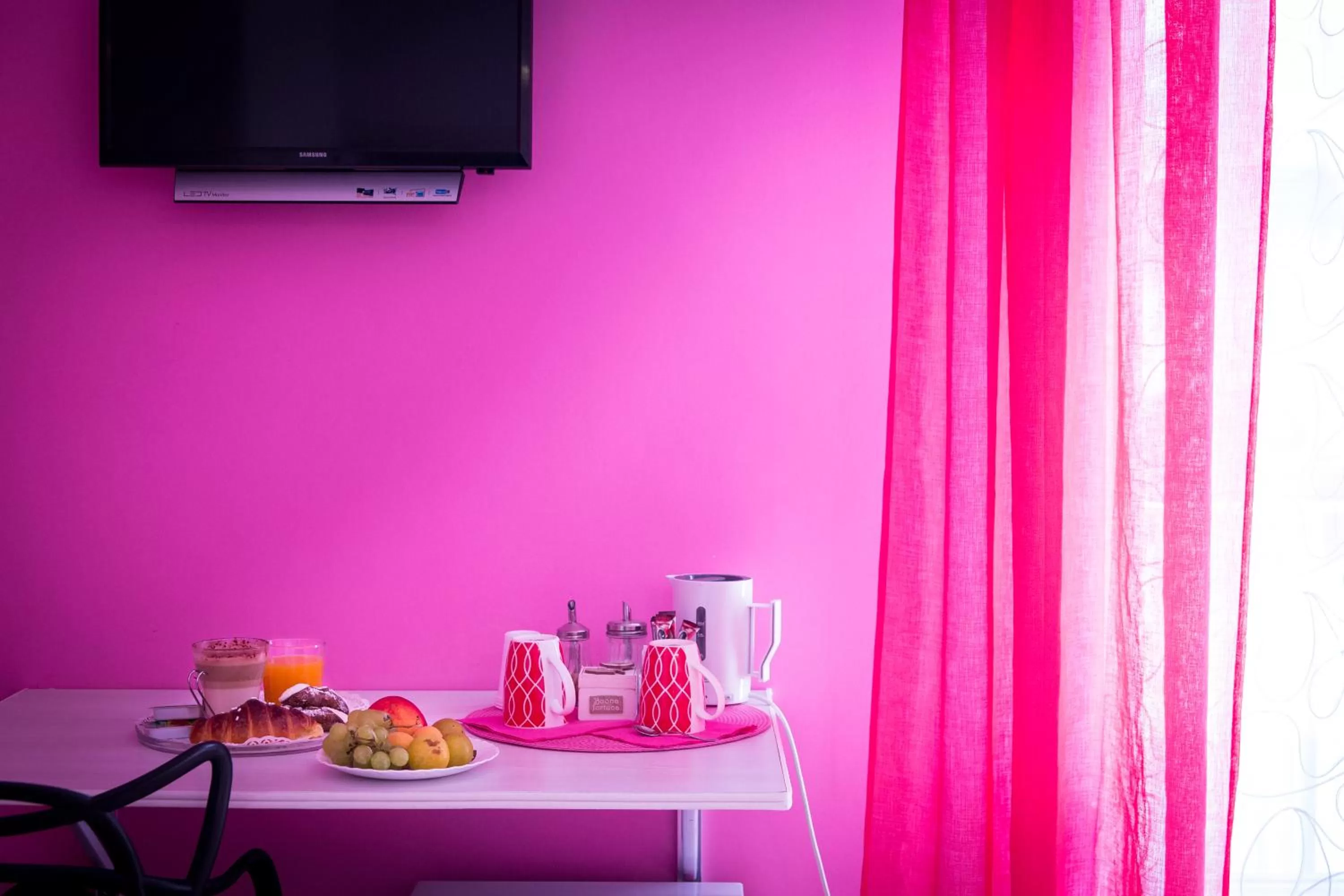 Food and drinks in Colors B&B