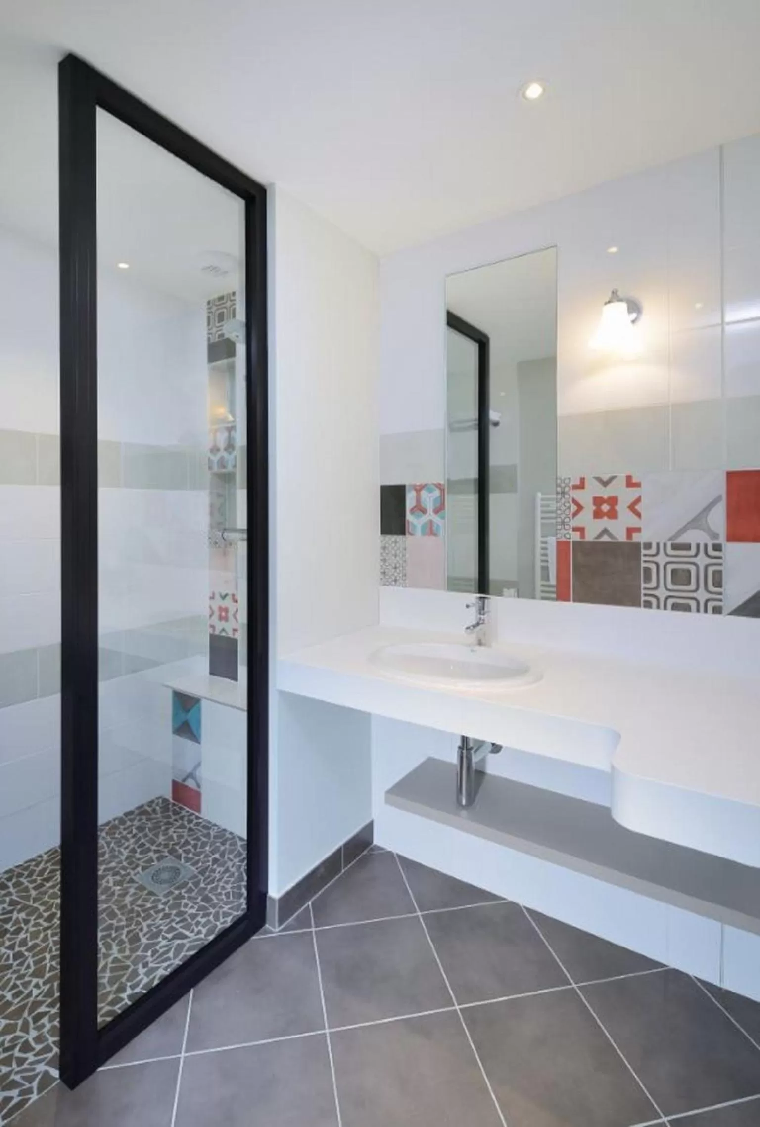 Bathroom in Logis Hôtel Domaine du Moulin Cavier - Restaurants & Spa