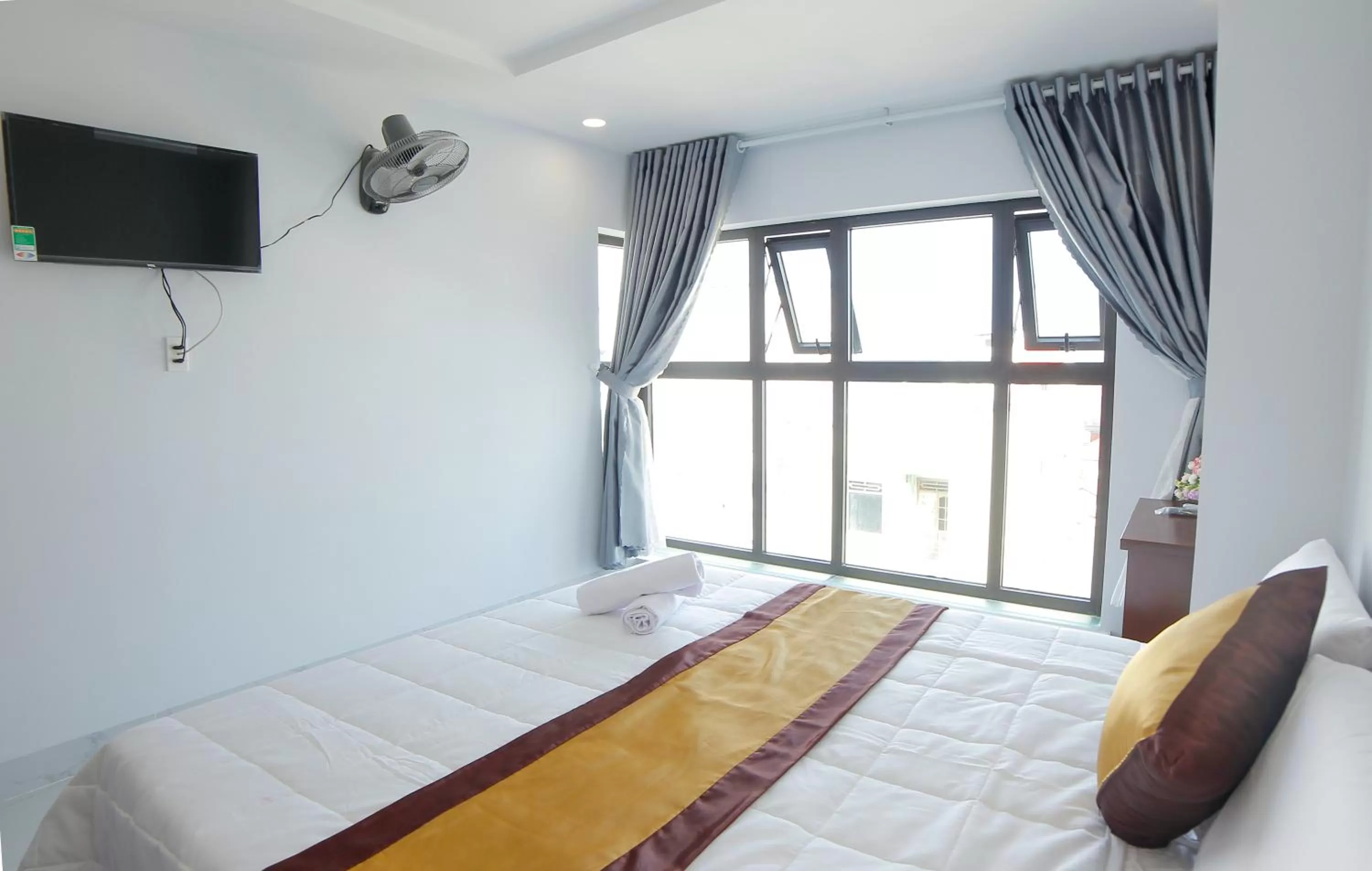 TV and multimedia, Bed in Tân Thi Hotel